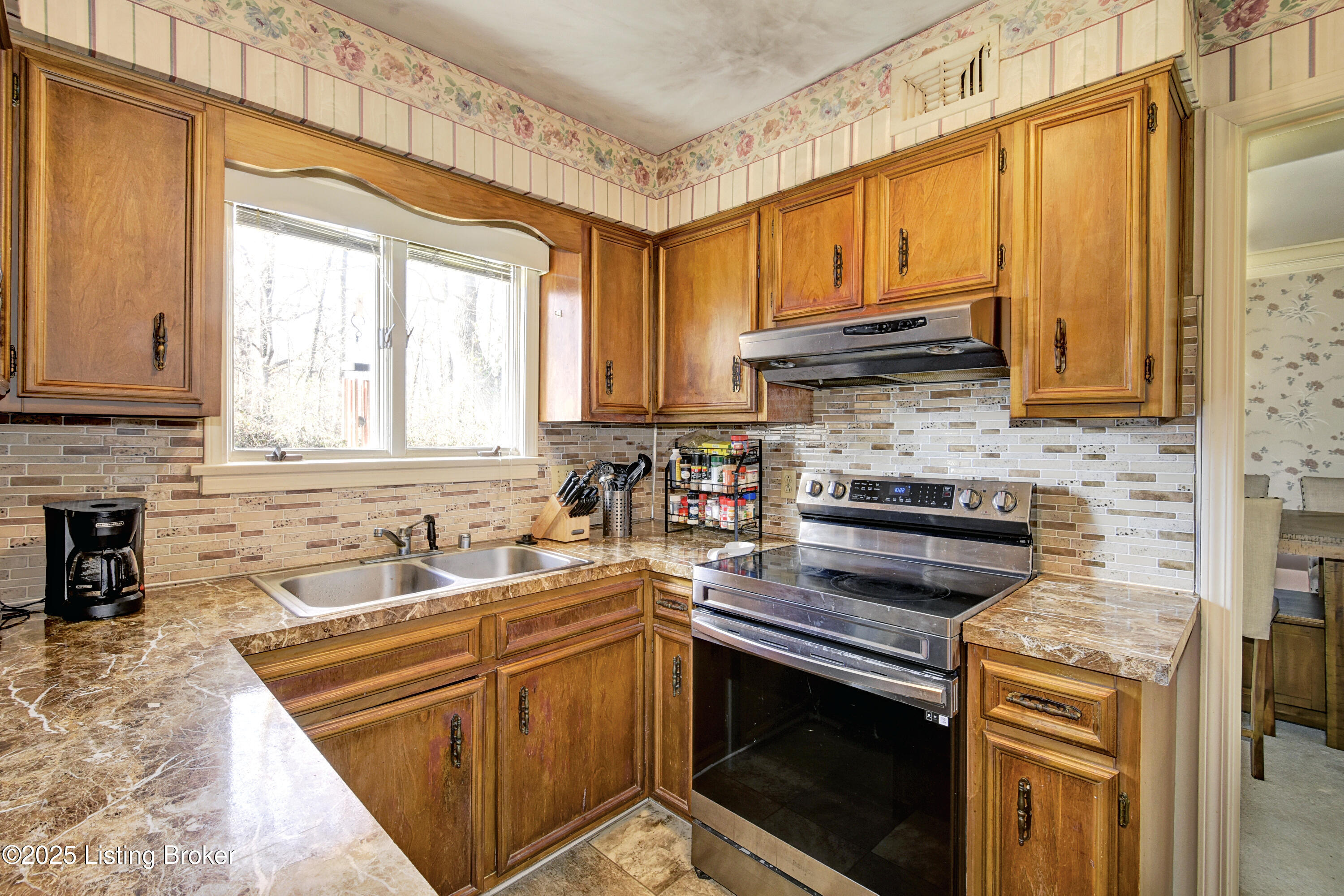 5509 Hidden Rd