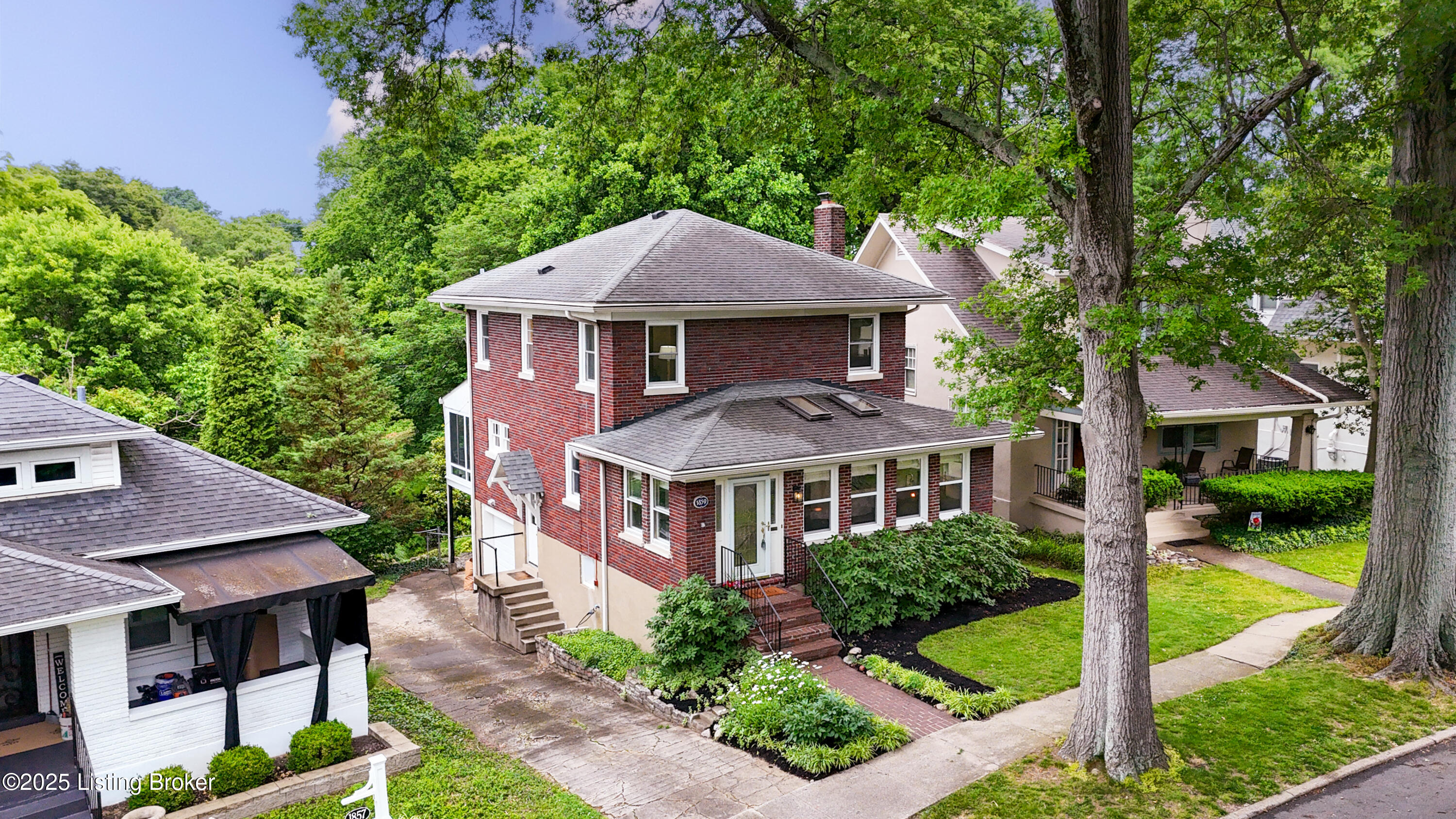 1859 Yale Dr