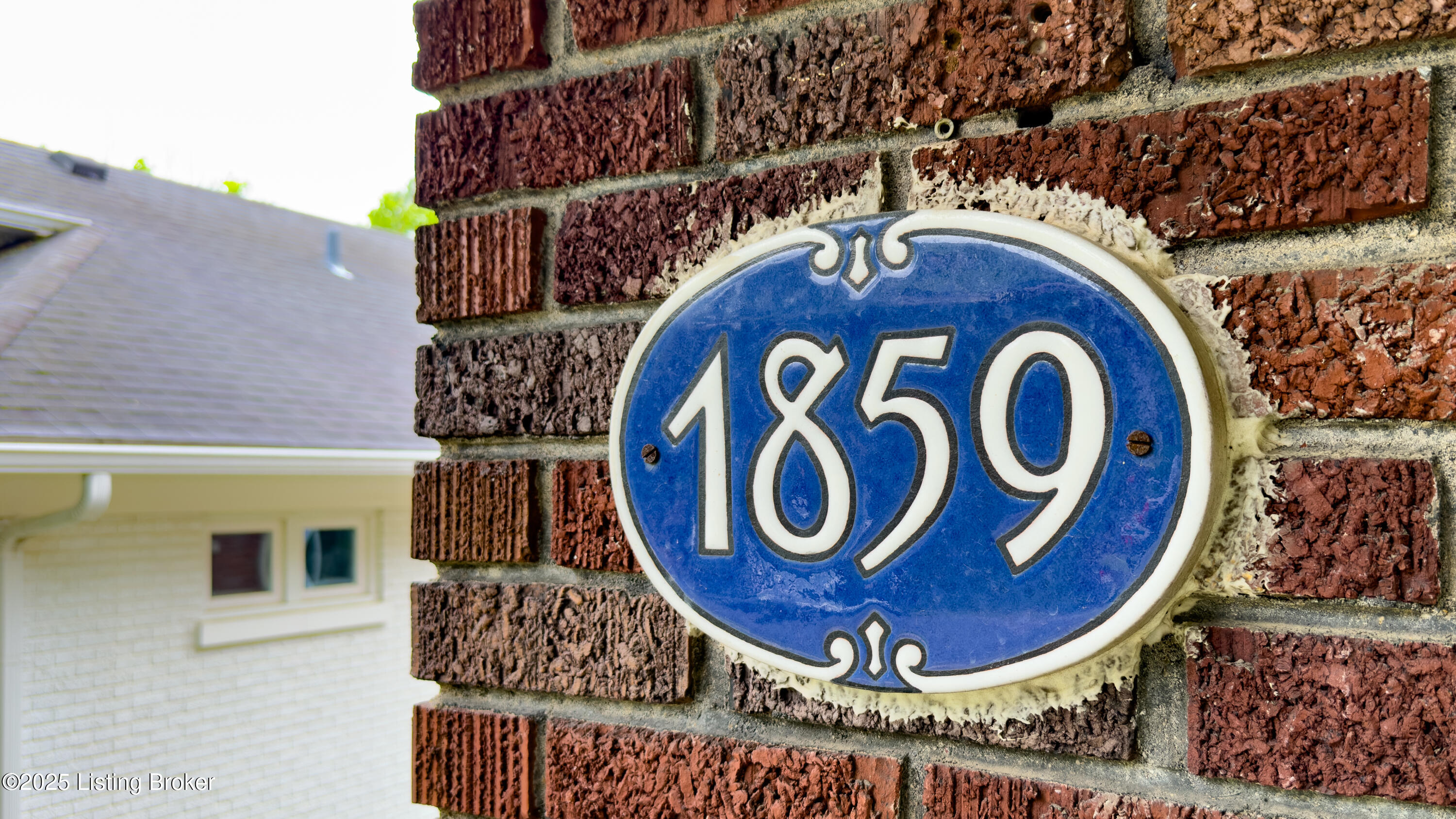 1859 Yale Dr