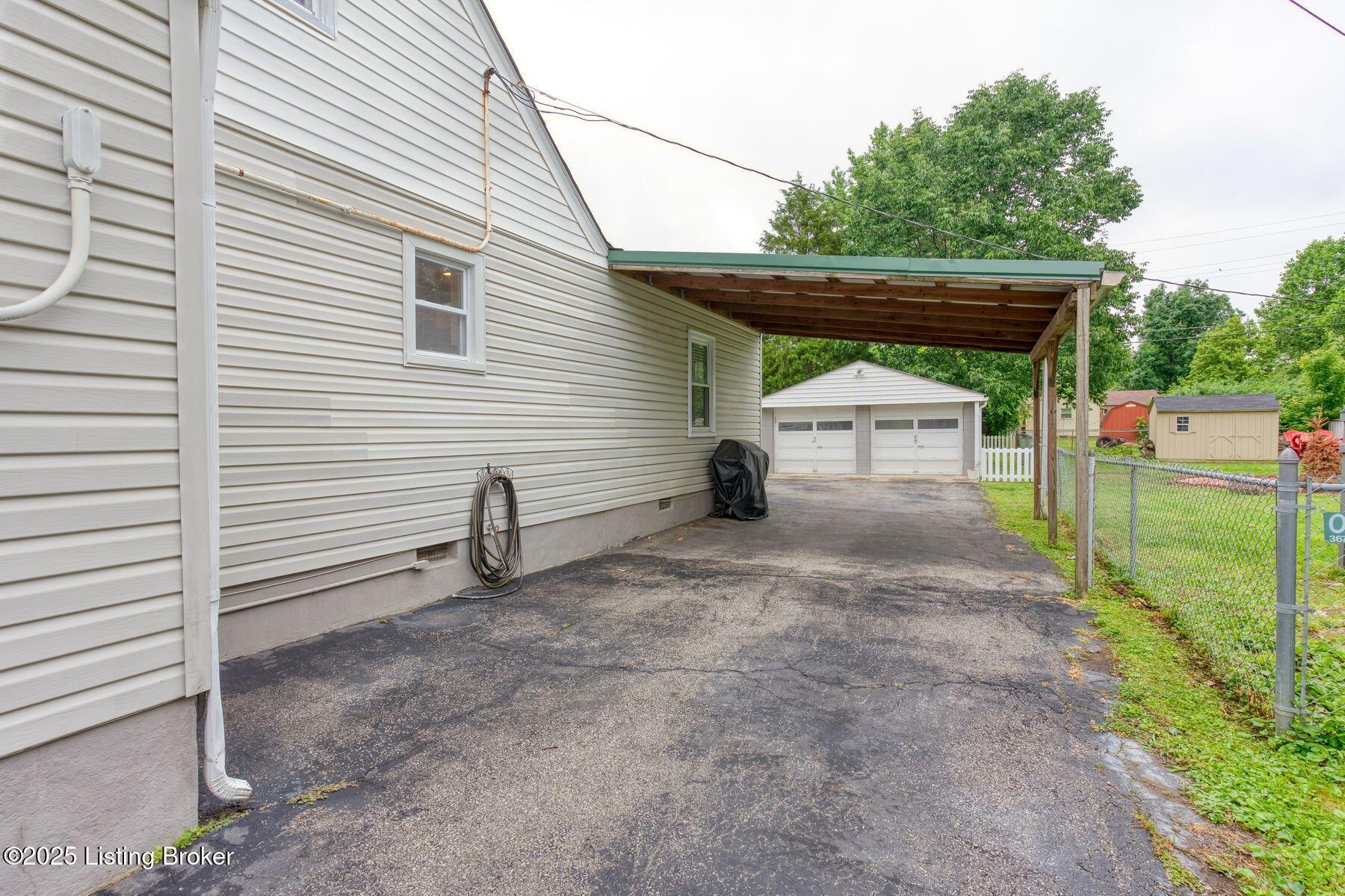 631 Marquette Dr