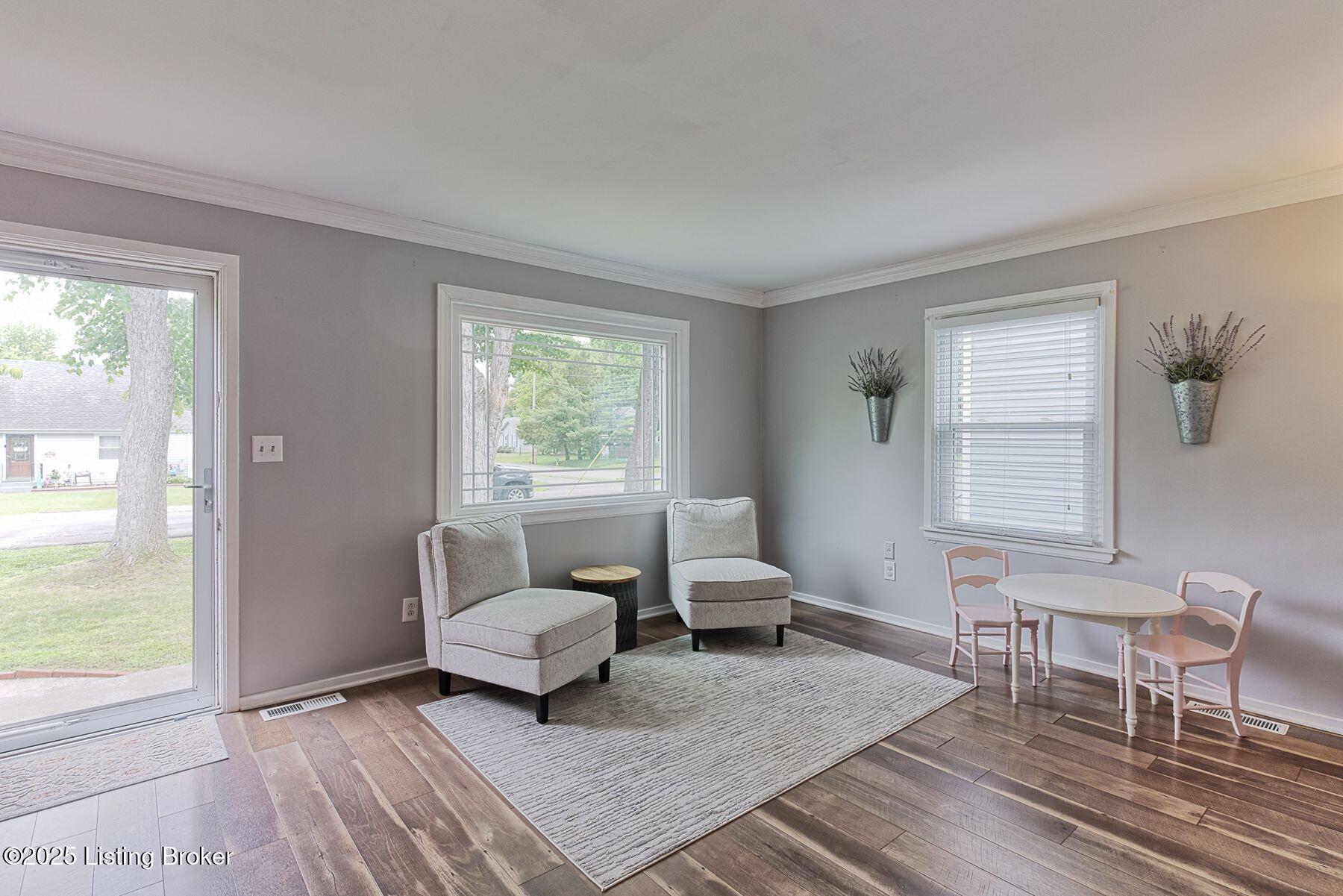 631 Marquette Dr