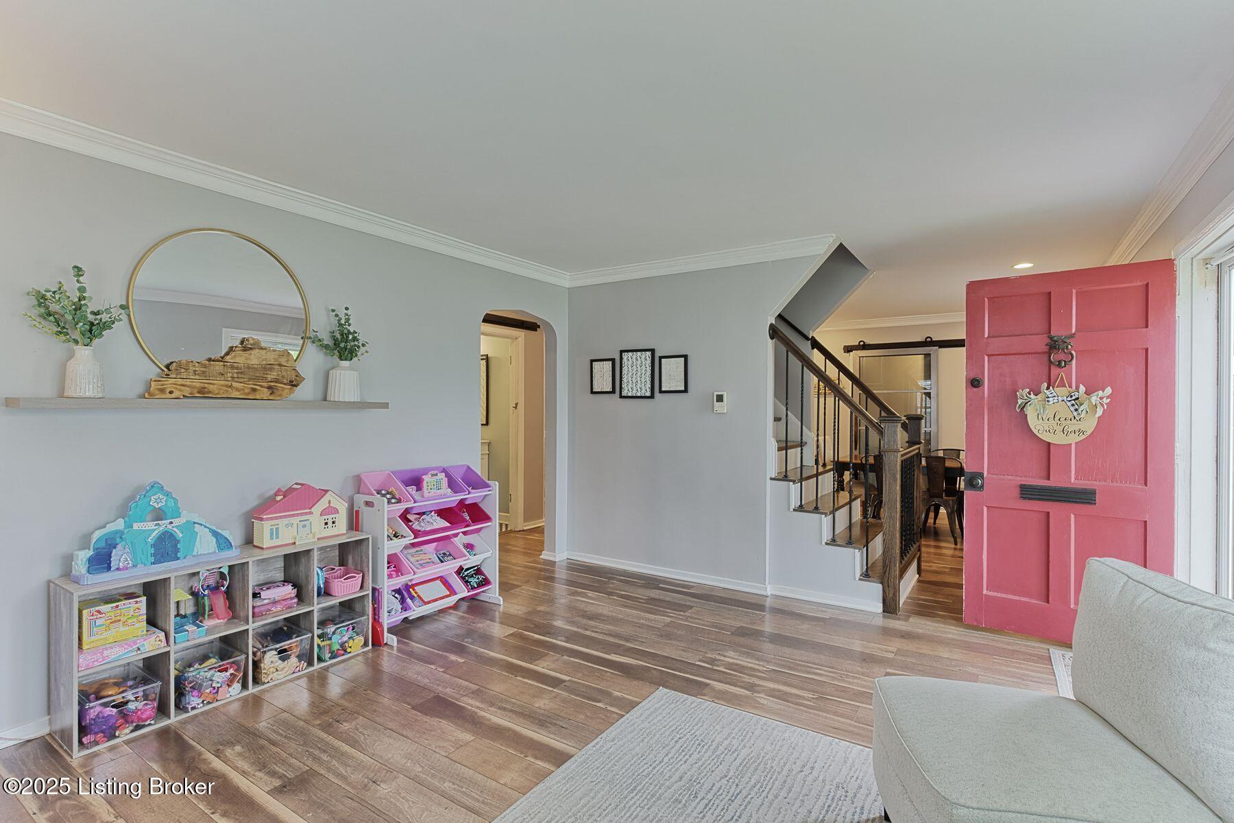 631 Marquette Dr