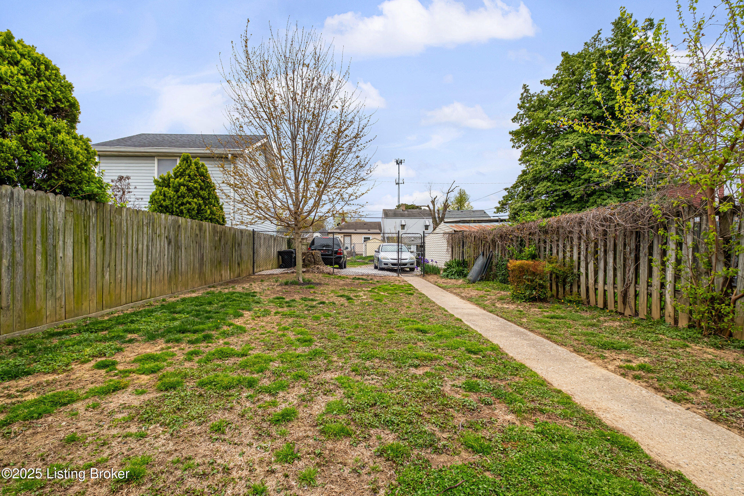 920 Lydia St