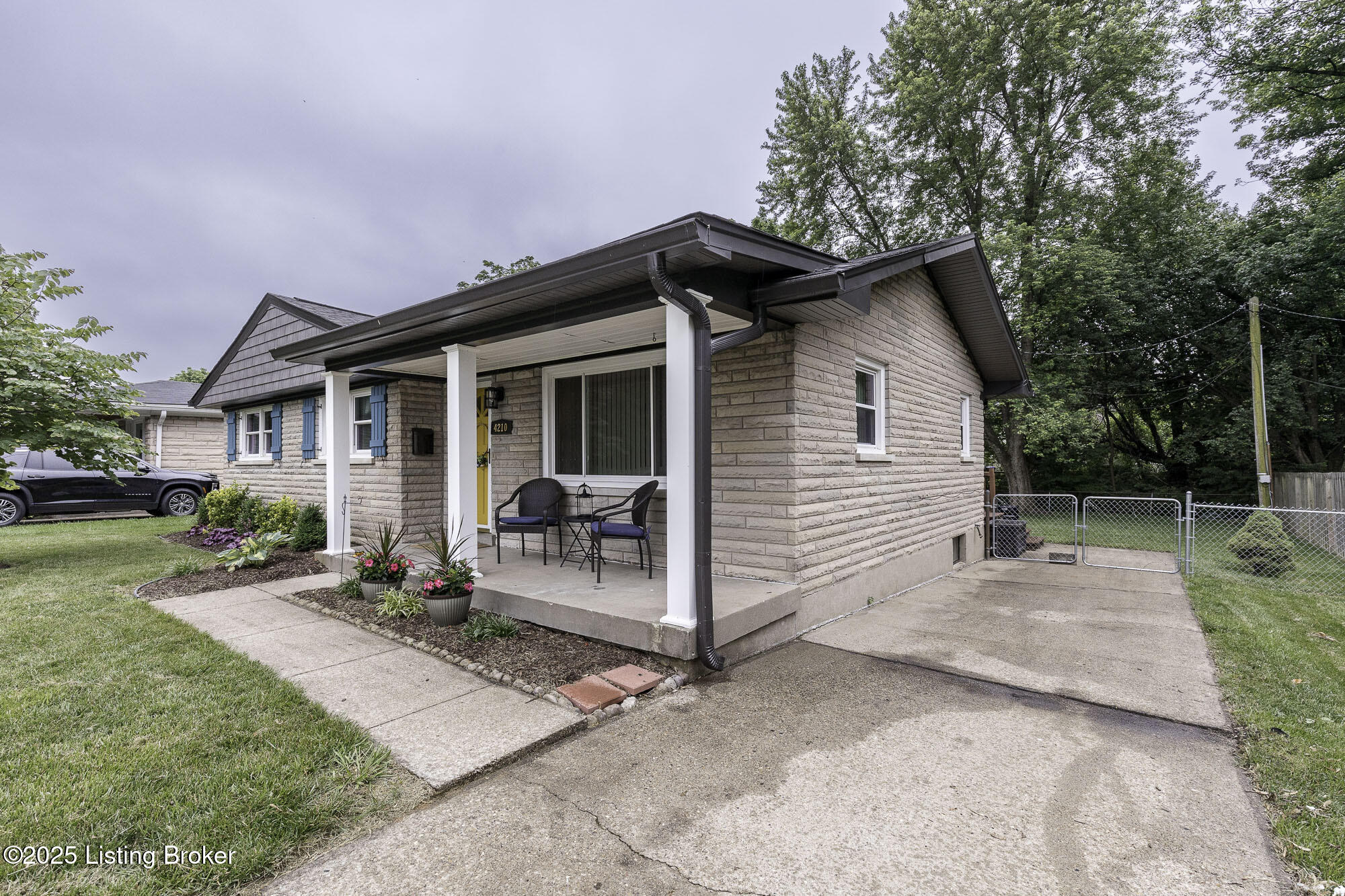 4210 Lynnbrook Dr