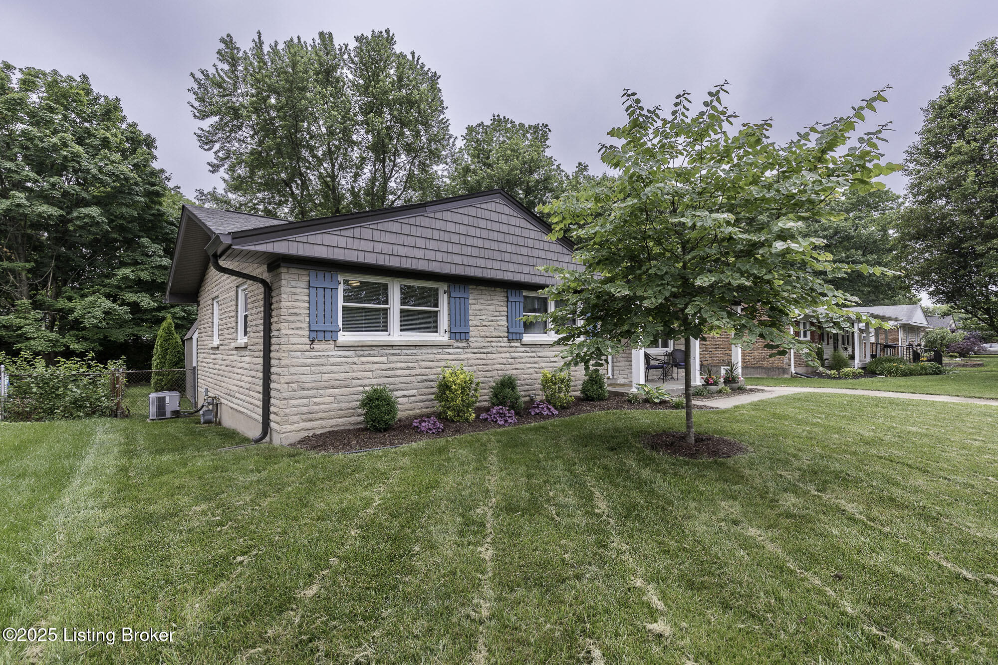 4210 Lynnbrook Dr