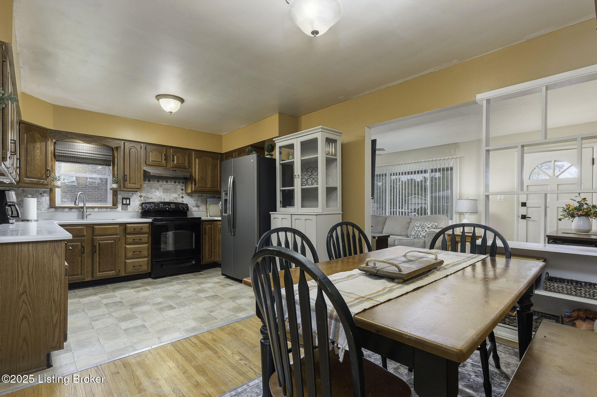4210 Lynnbrook Dr