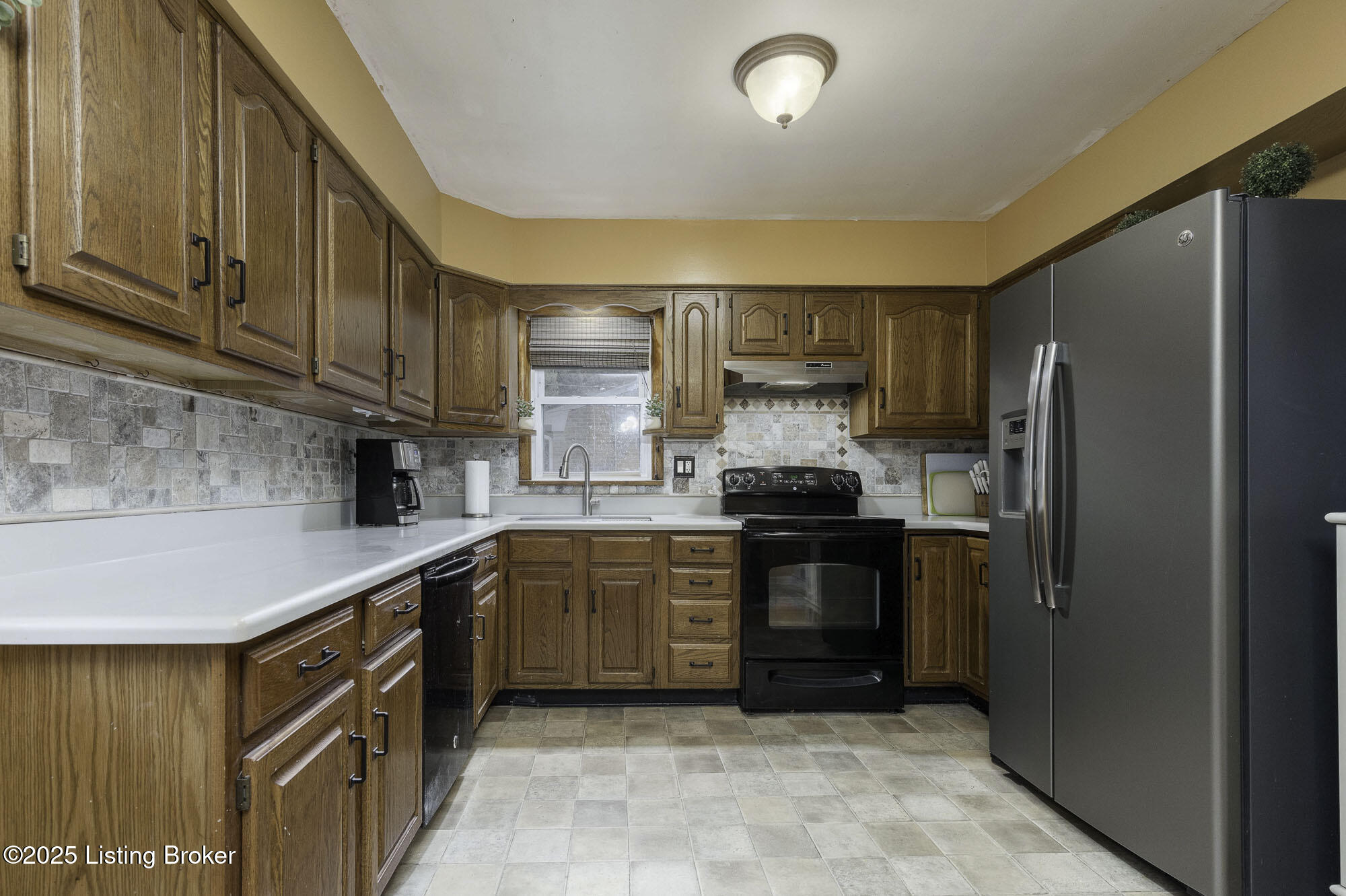 4210 Lynnbrook Dr
