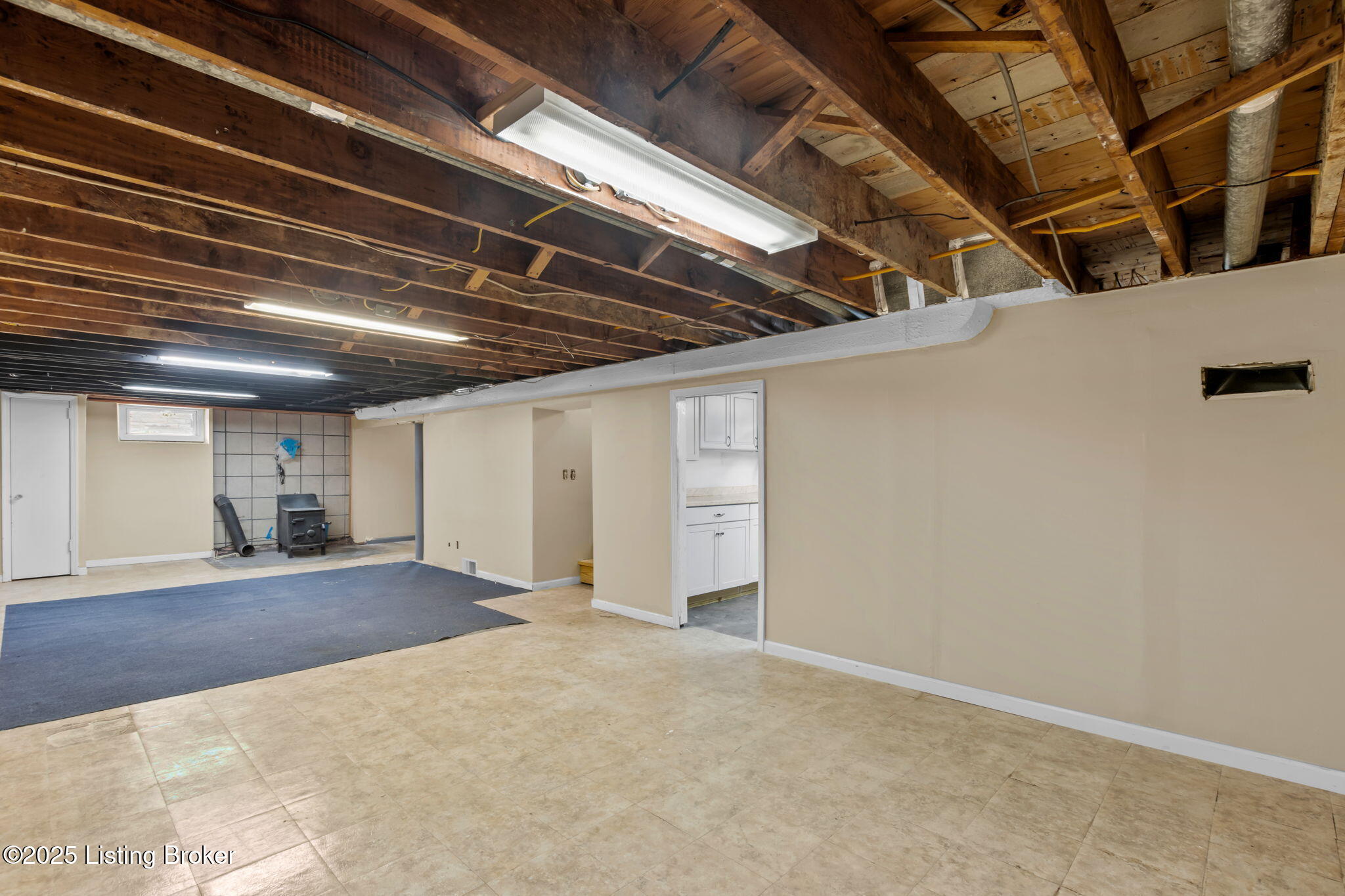 9616 Caven Ave