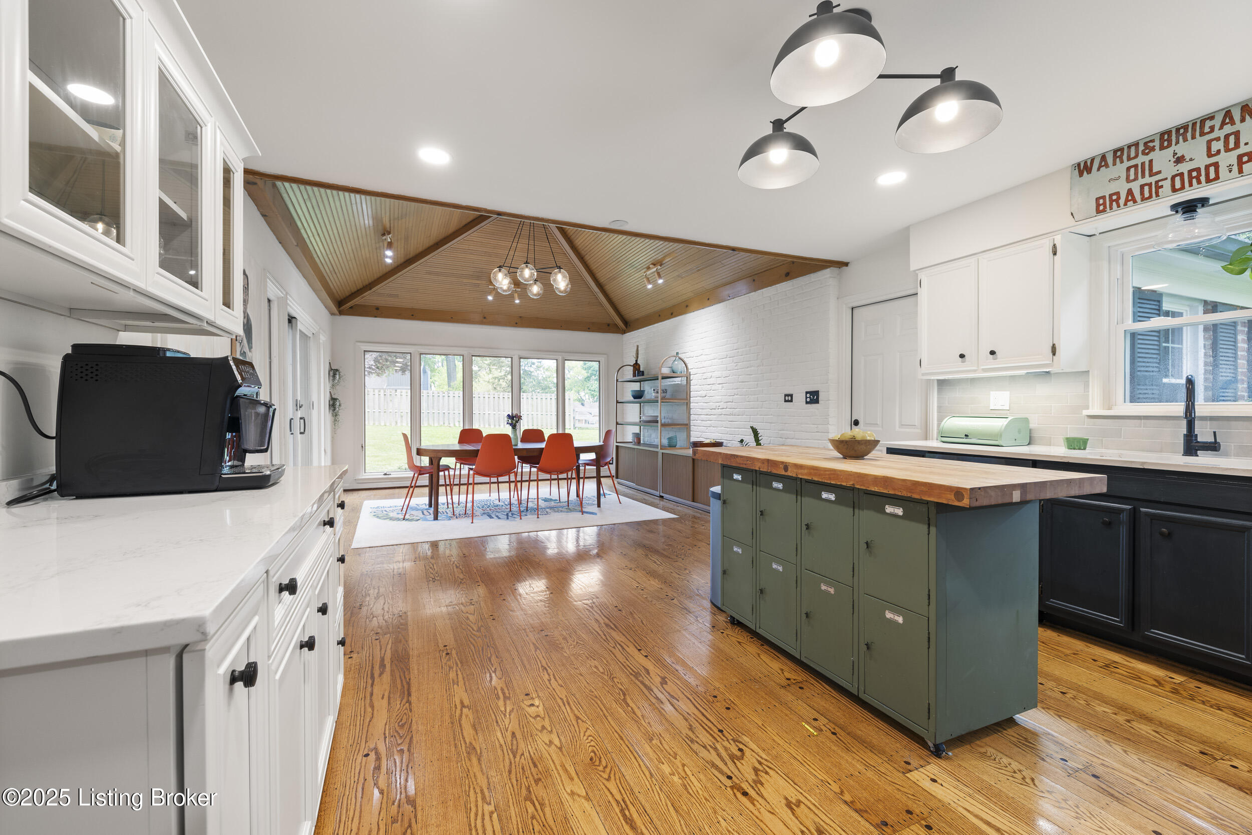 6101 Fox Cove Ct