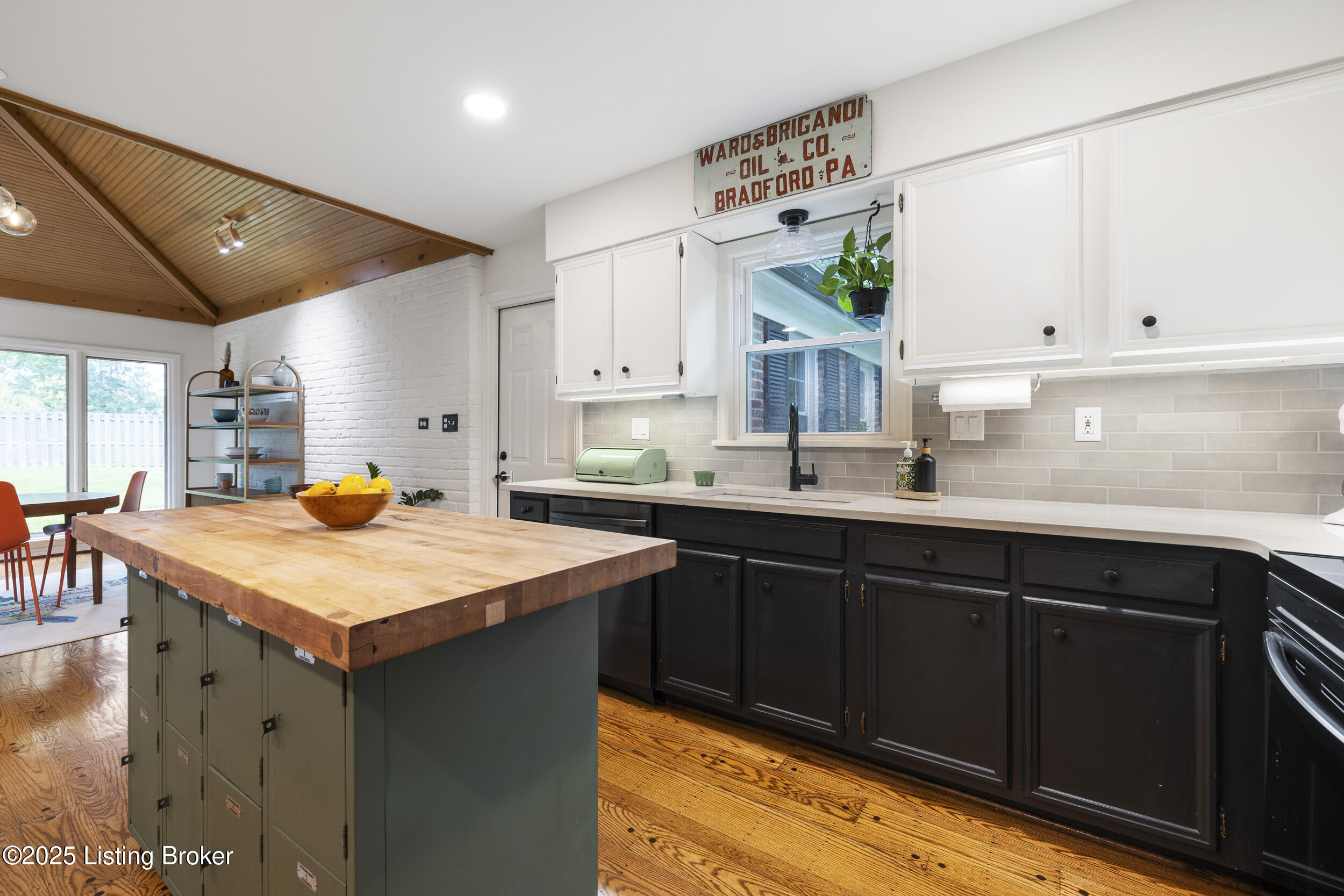 6101 Fox Cove Ct
