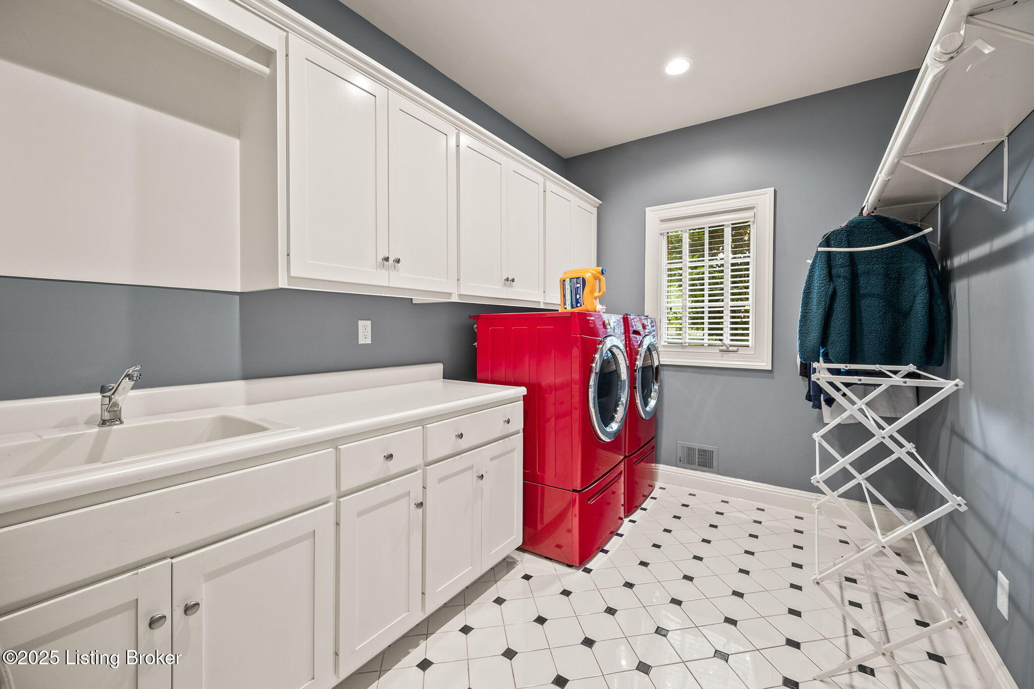 7902 Innisbrook Ct