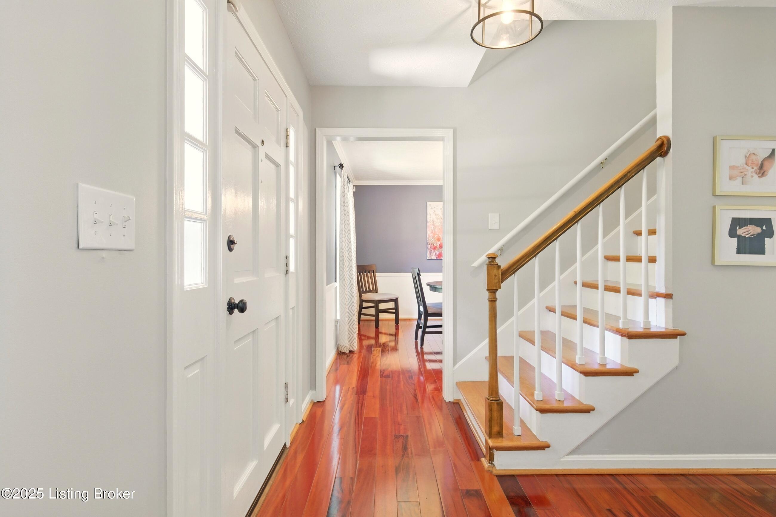 828 Dorsey Ln