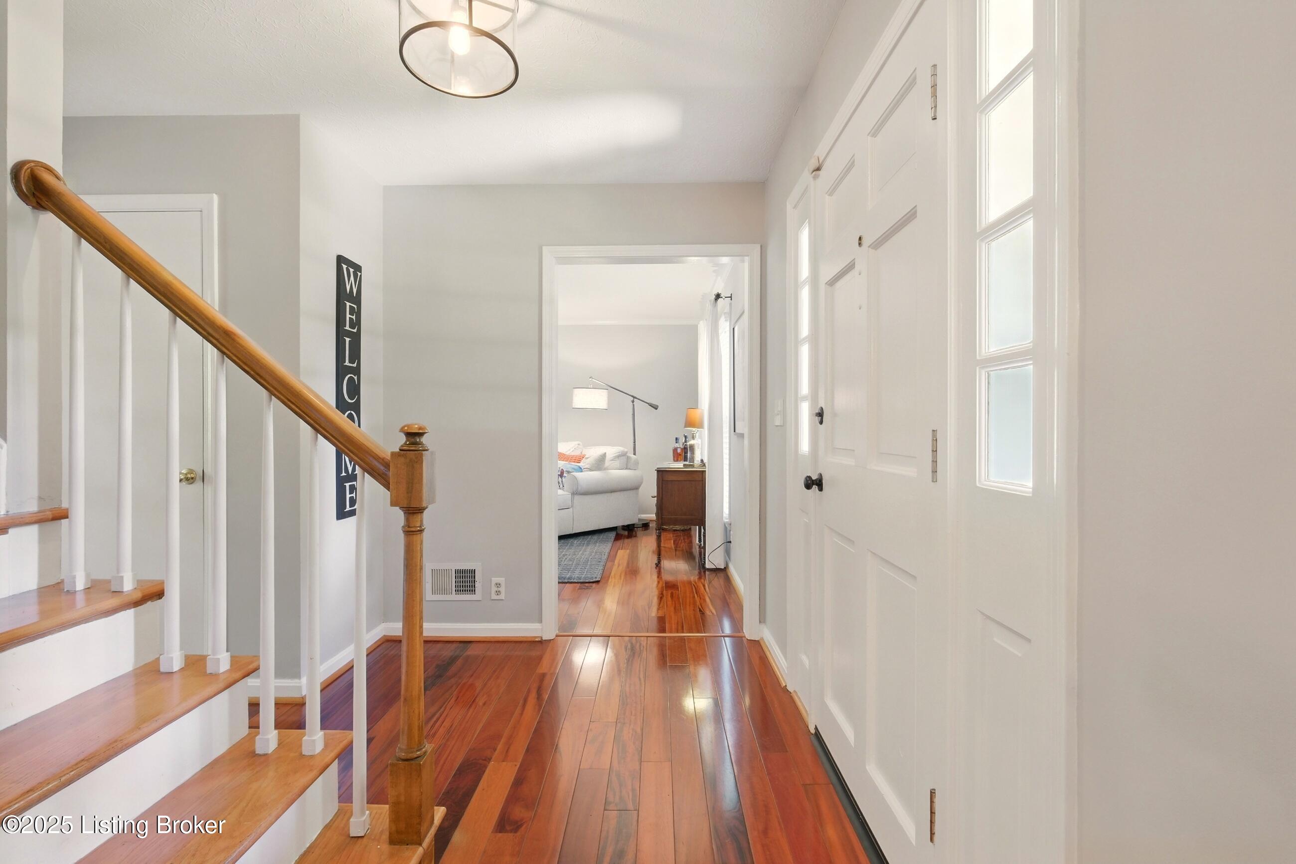 828 Dorsey Ln