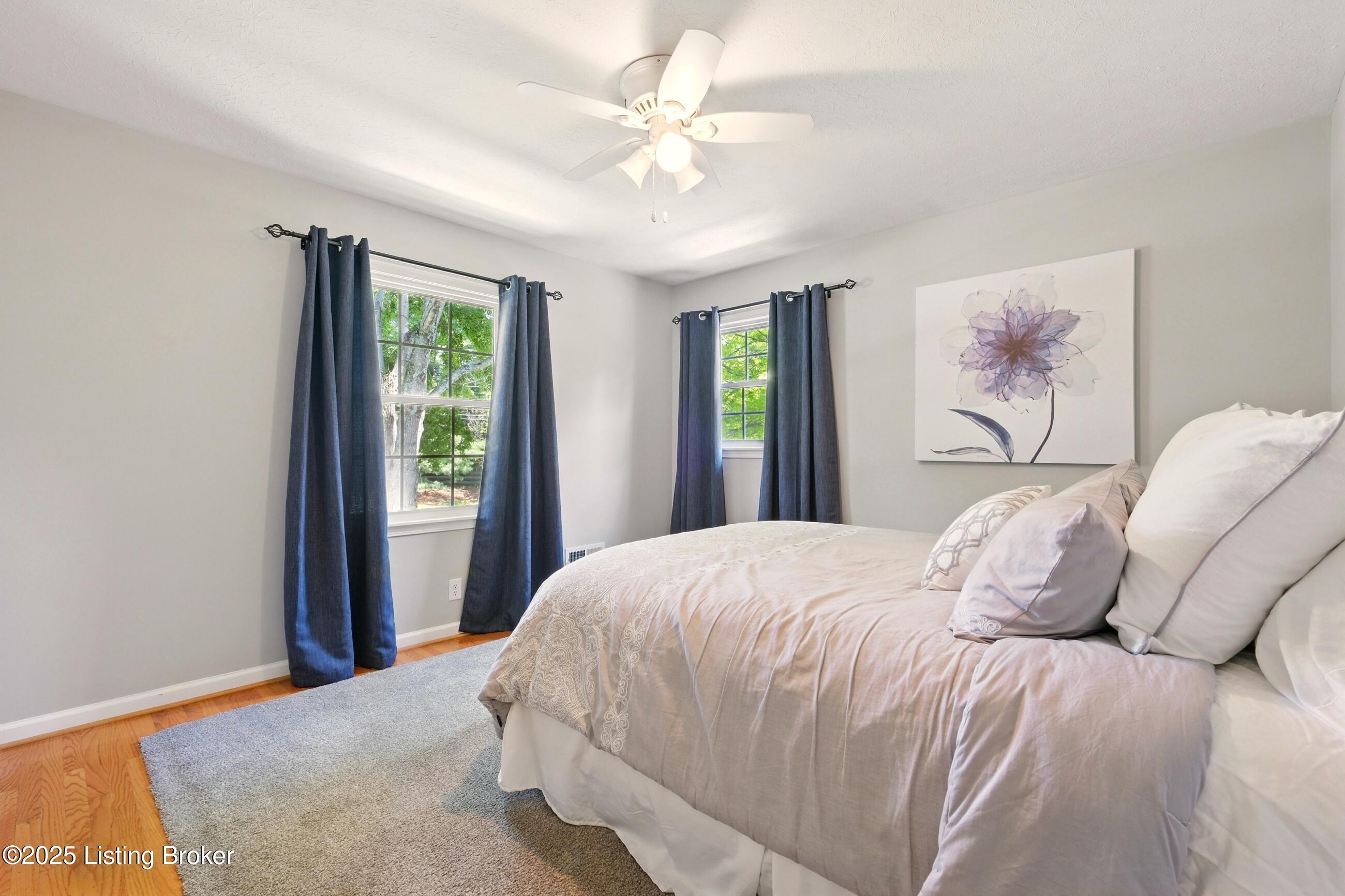 828 Dorsey Ln