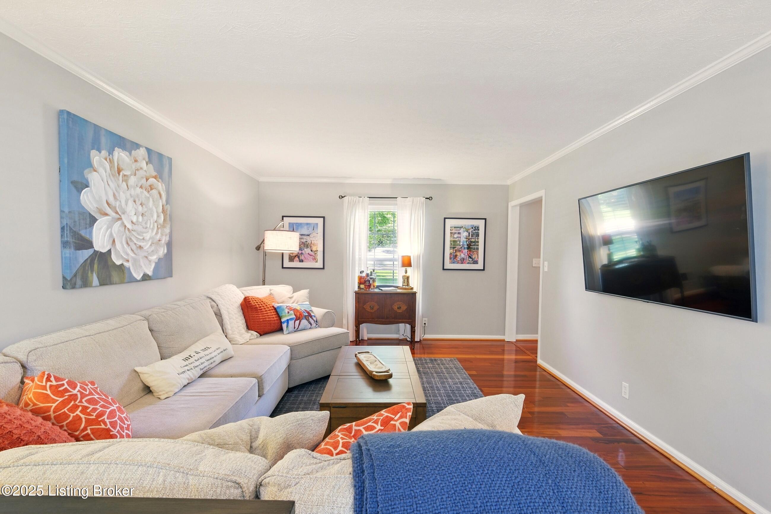 828 Dorsey Ln