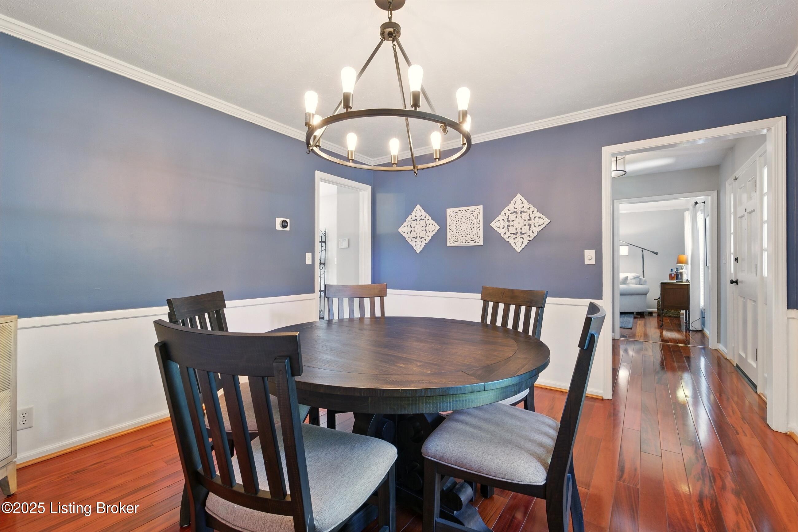 828 Dorsey Ln
