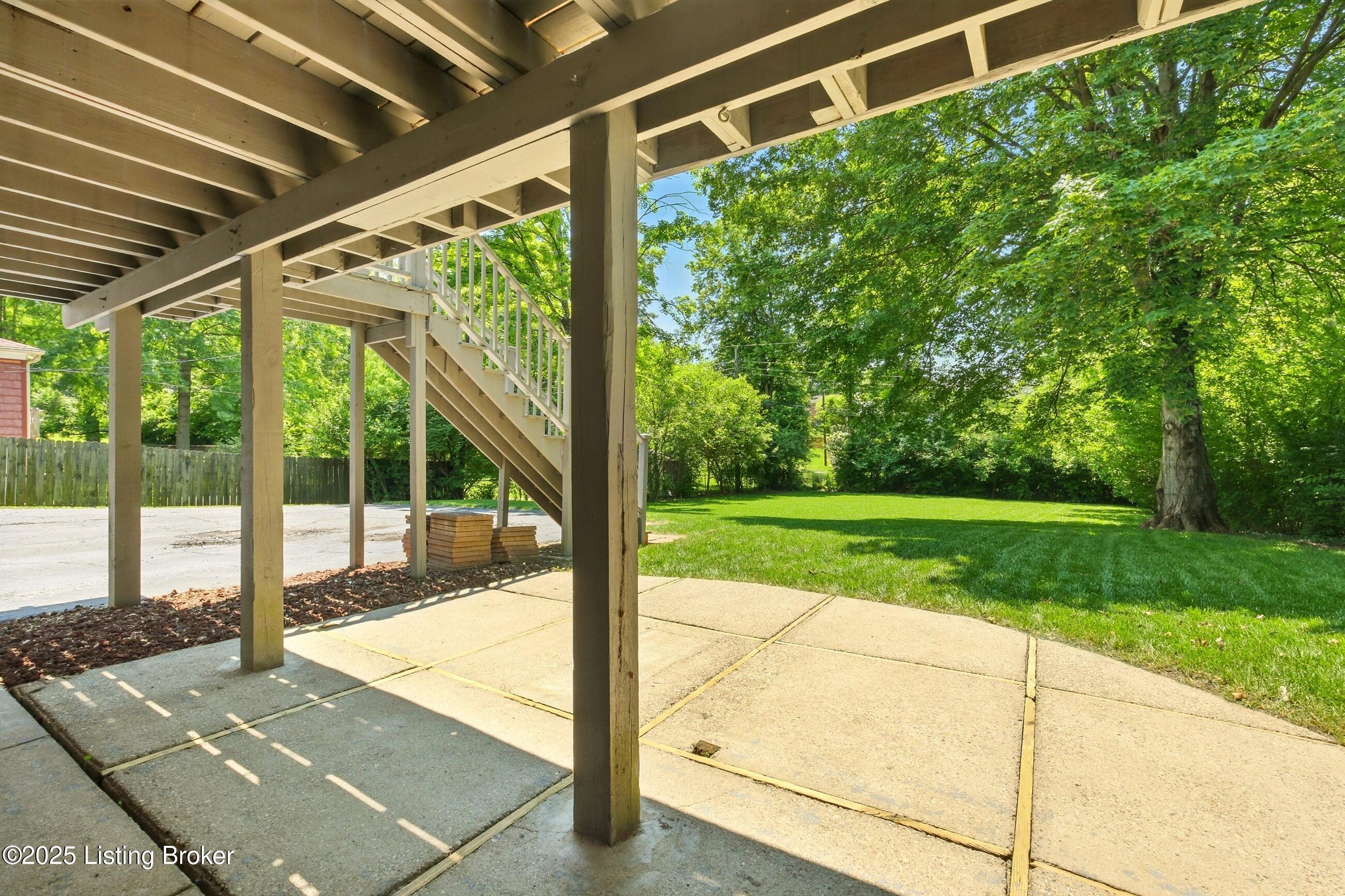 828 Dorsey Ln