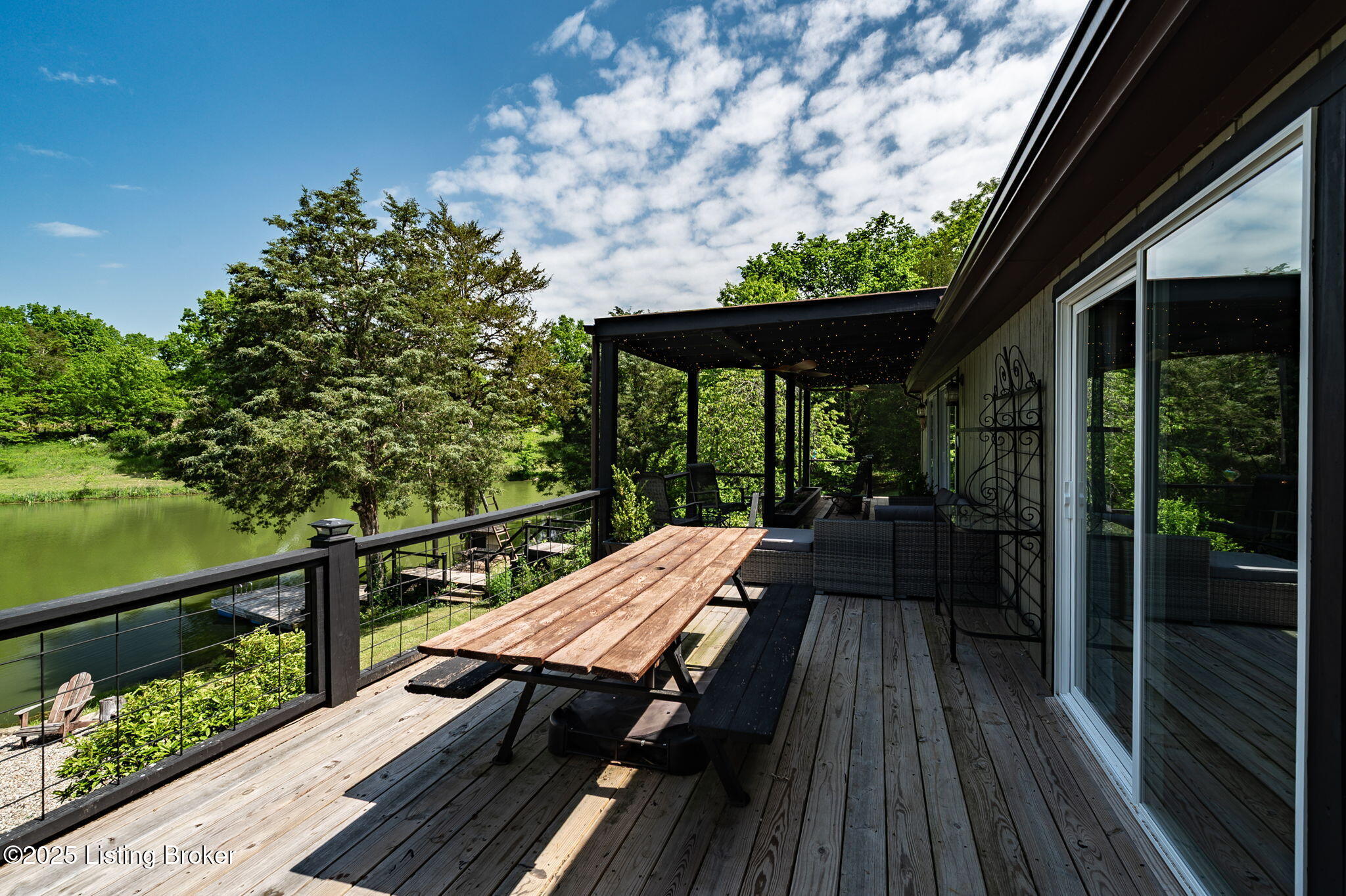 2244 Woods Pike