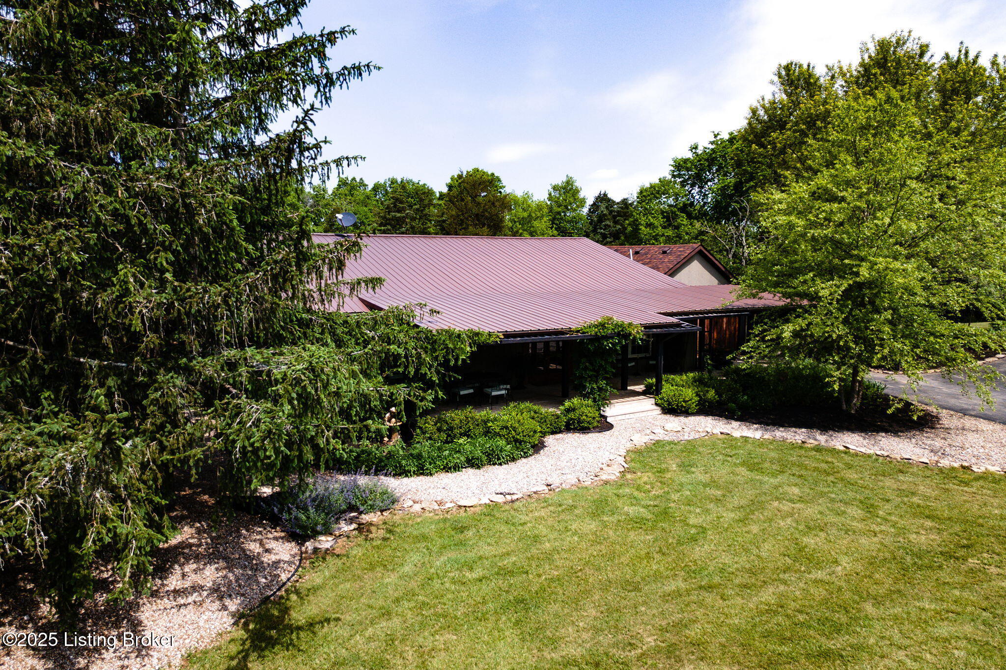 2244 Woods Pike