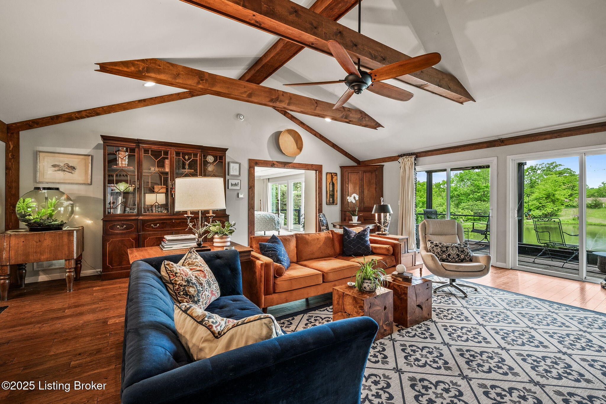 2244 Woods Pike