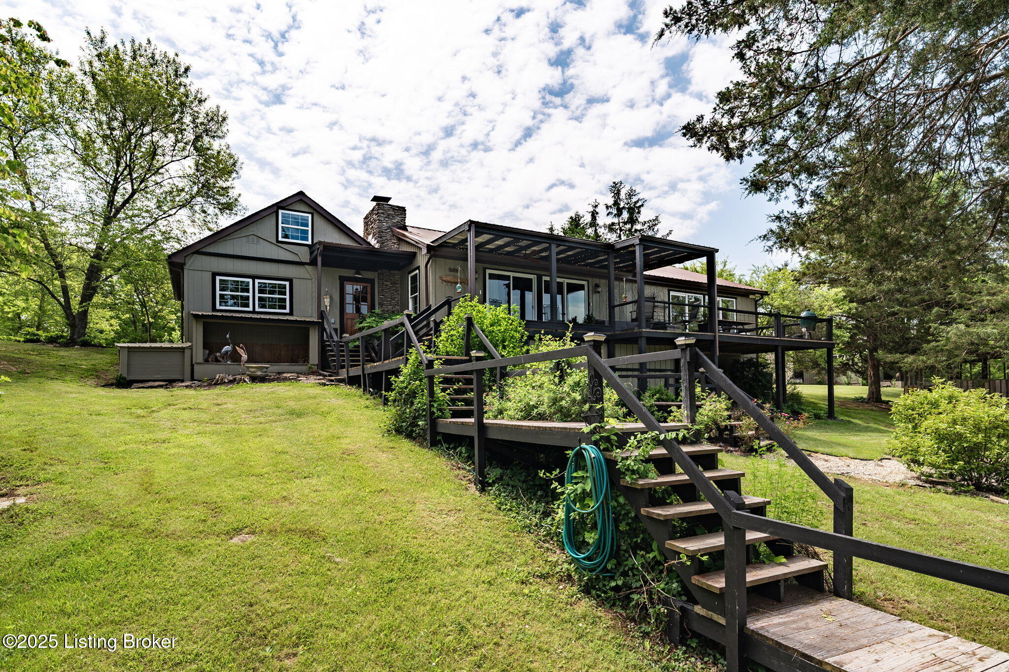 2244 Woods Pike