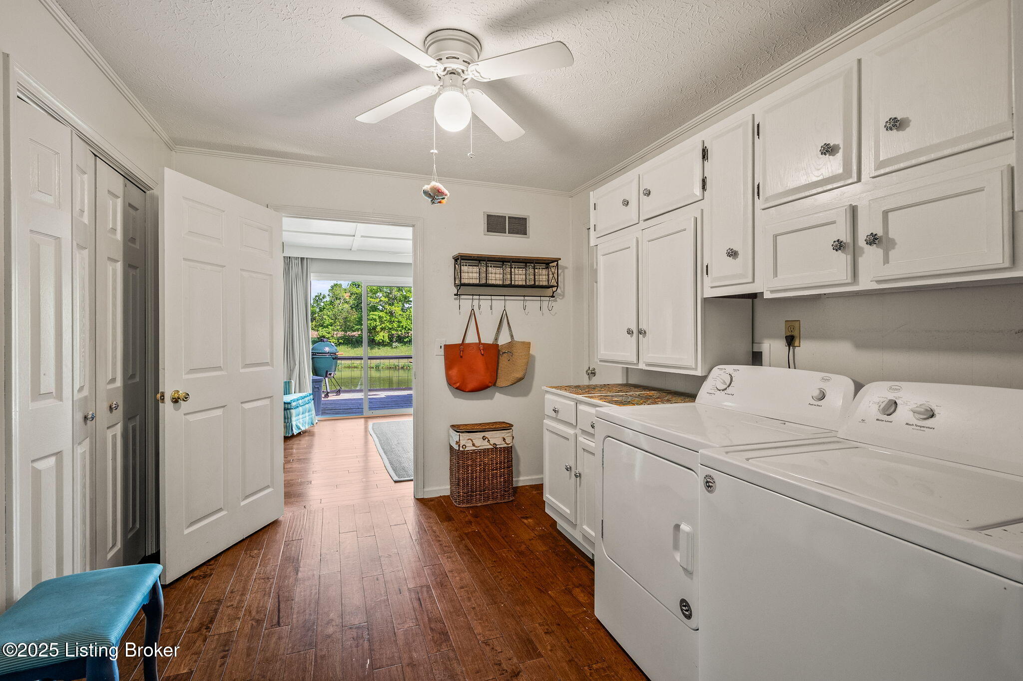 2244 Woods Pike