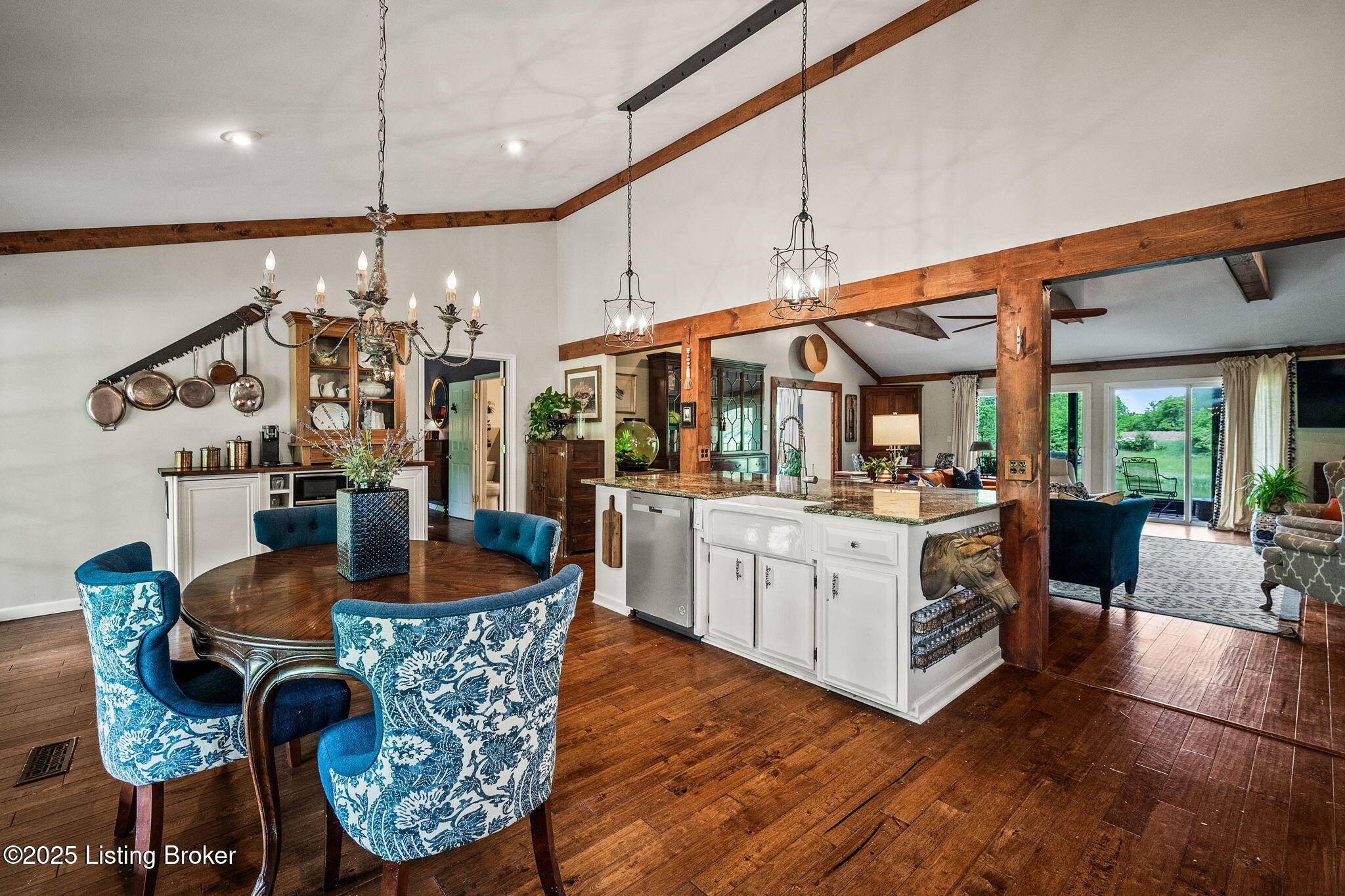 2244 Woods Pike