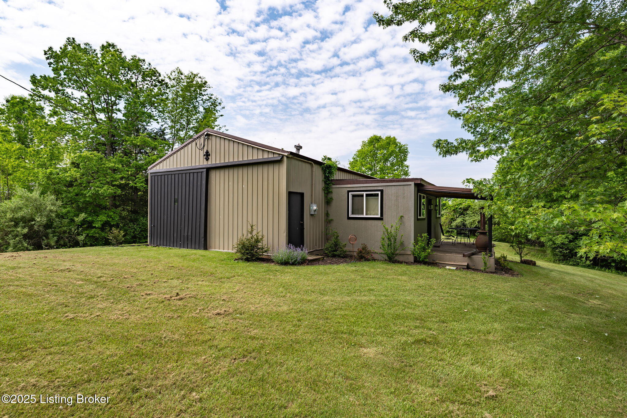 2244 Woods Pike