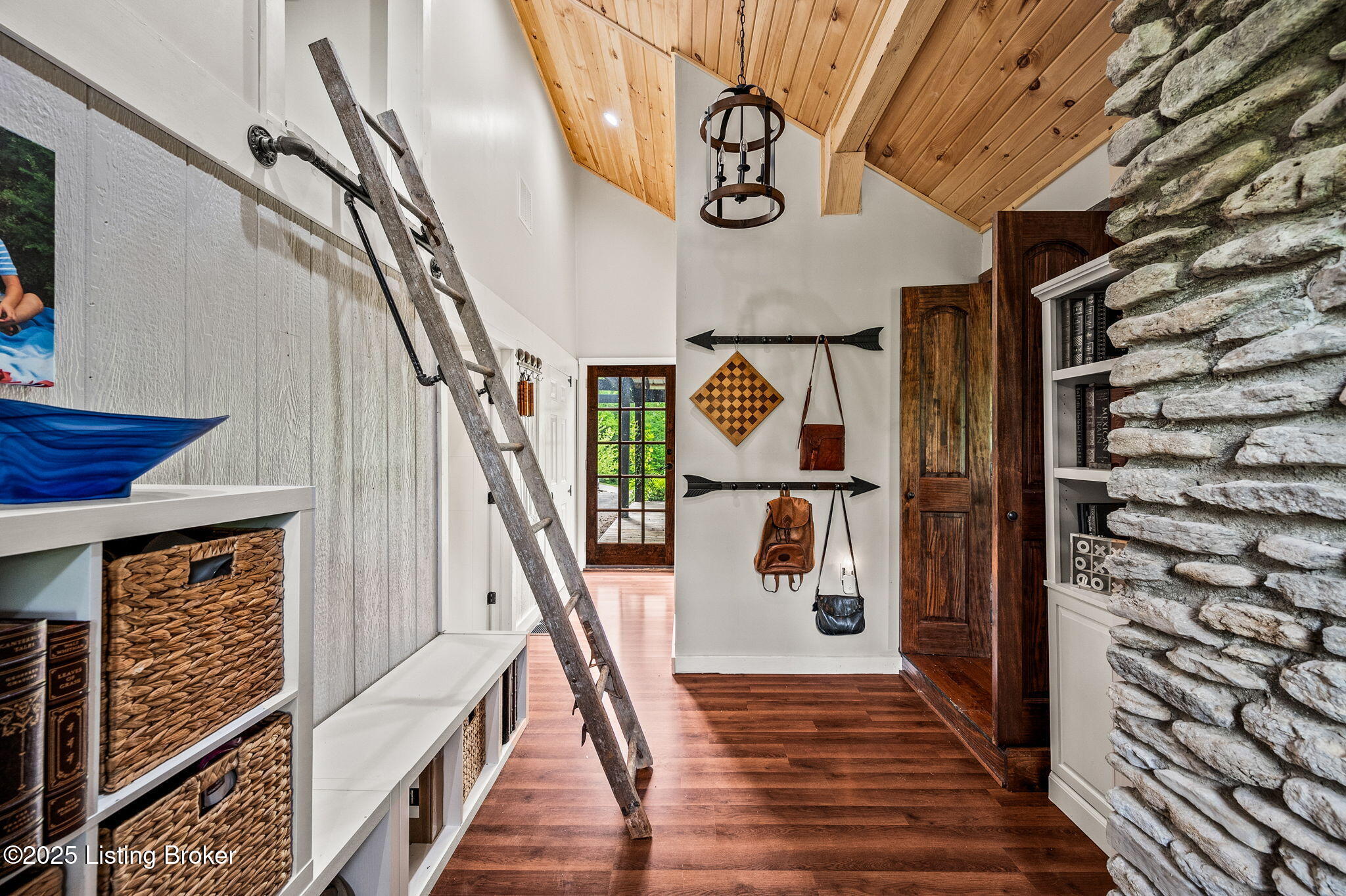 2244 Woods Pike