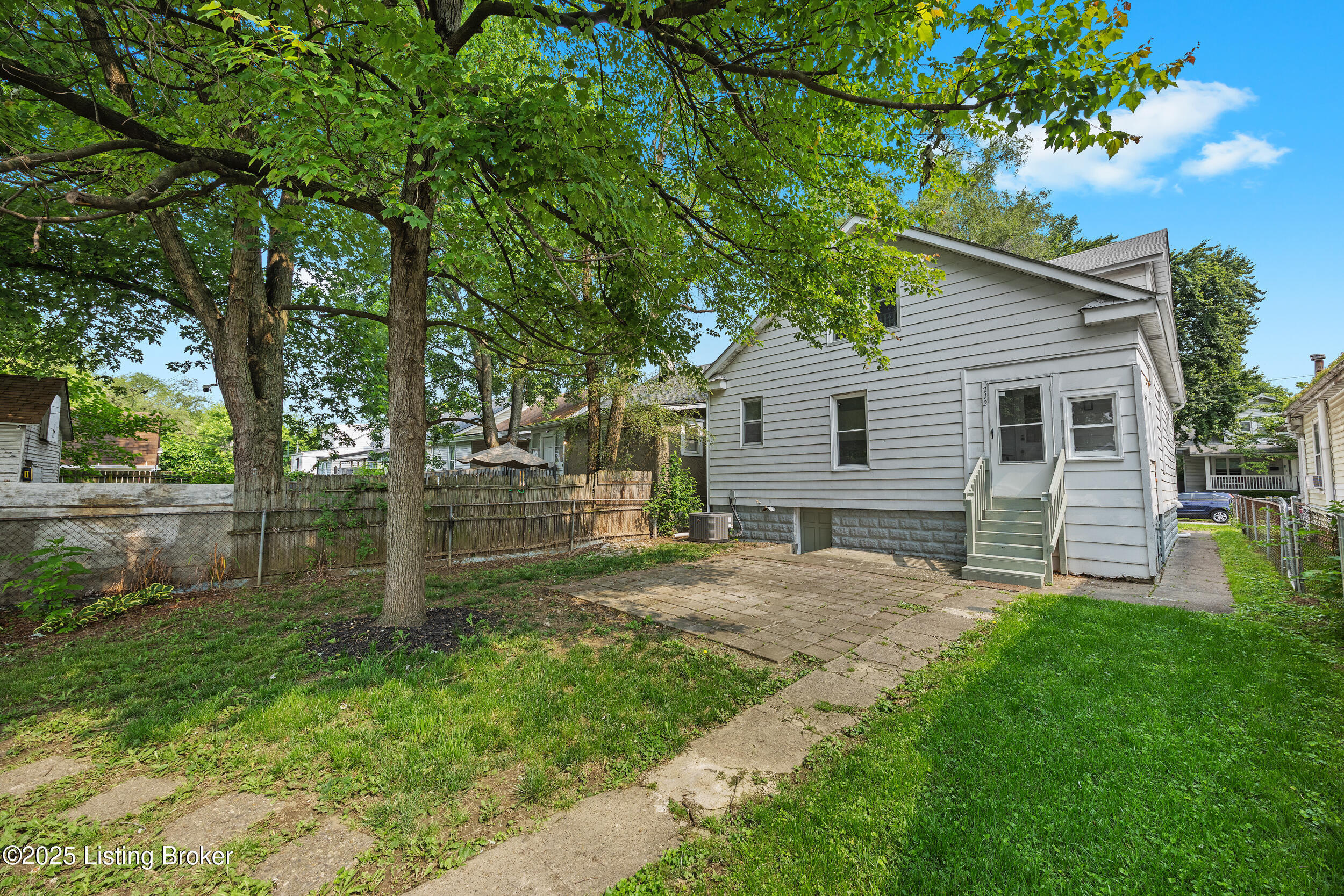 712 M St