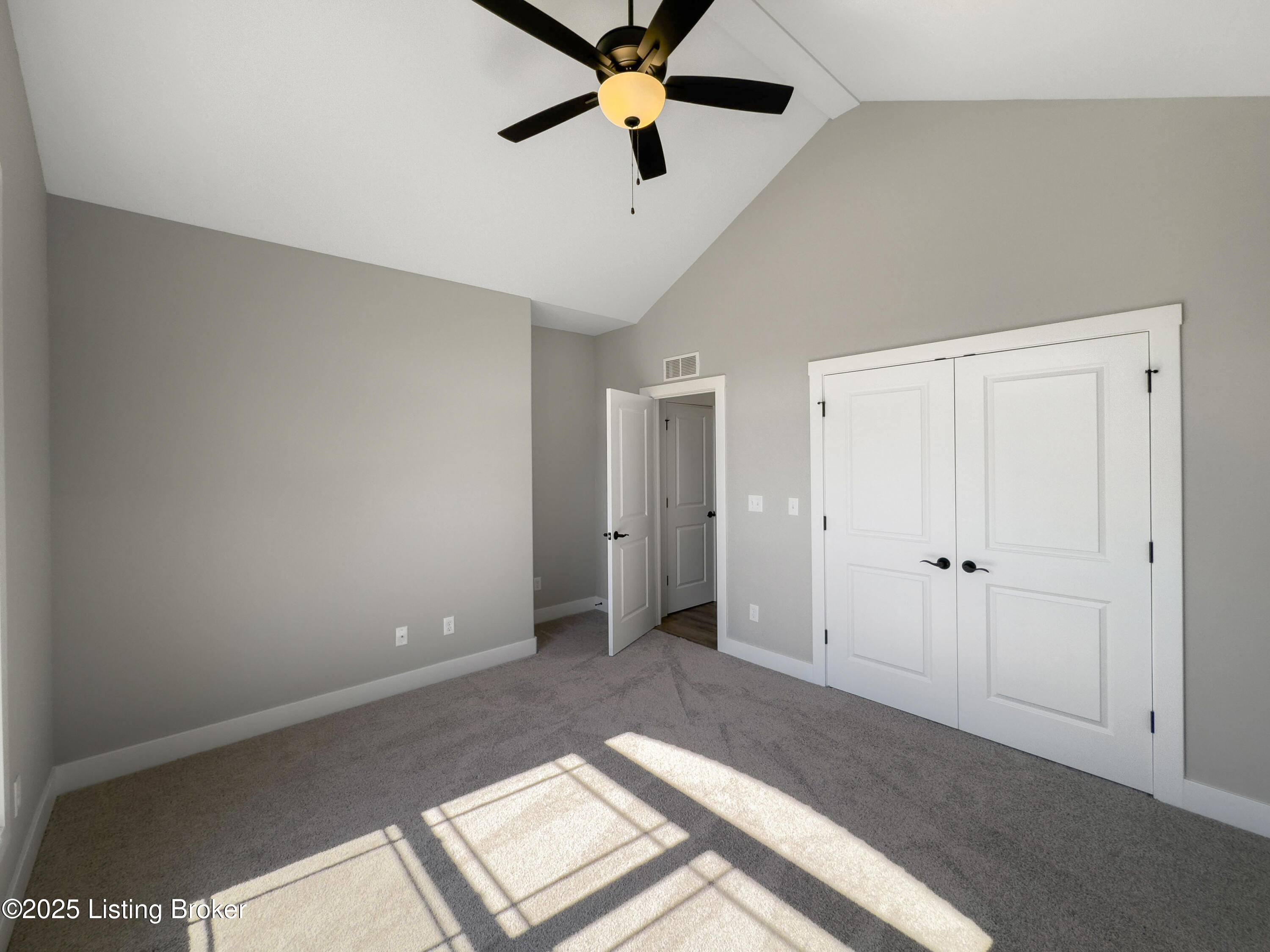 8611 Glenhope Dr