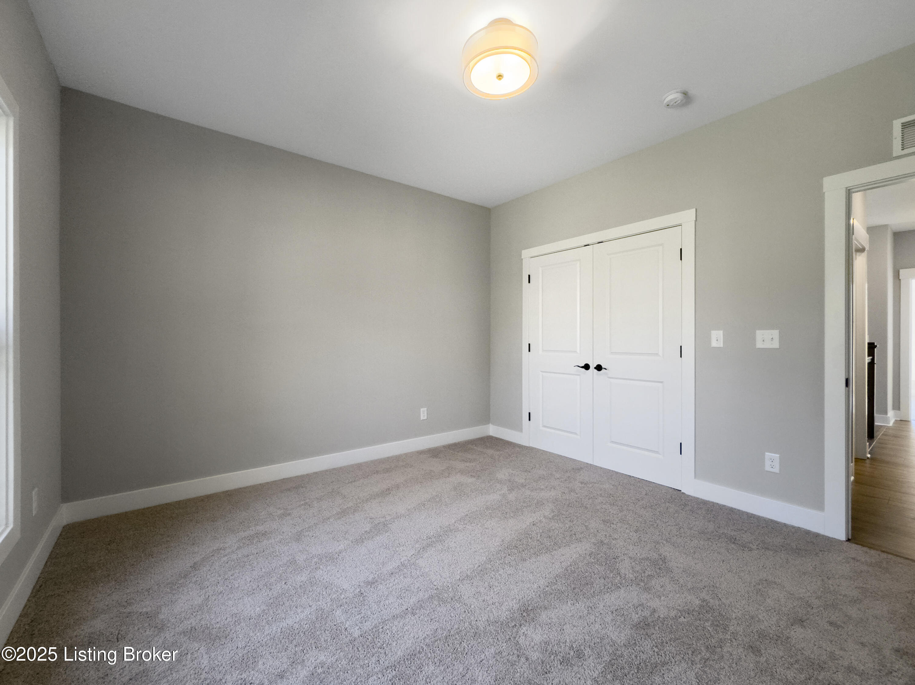 8611 Glenhope Dr