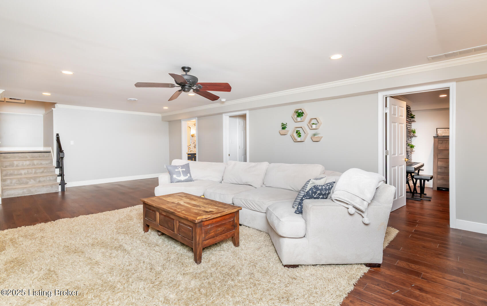 5 Anchorage Pointe