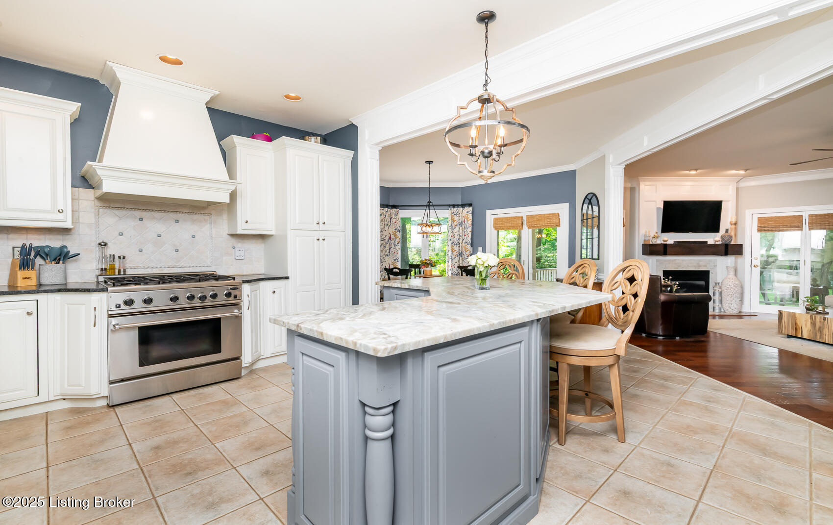 5 Anchorage Pointe