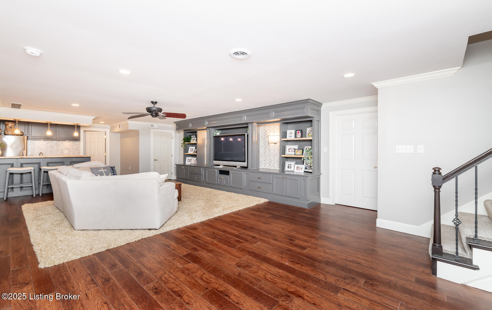 5 Anchorage Pointe