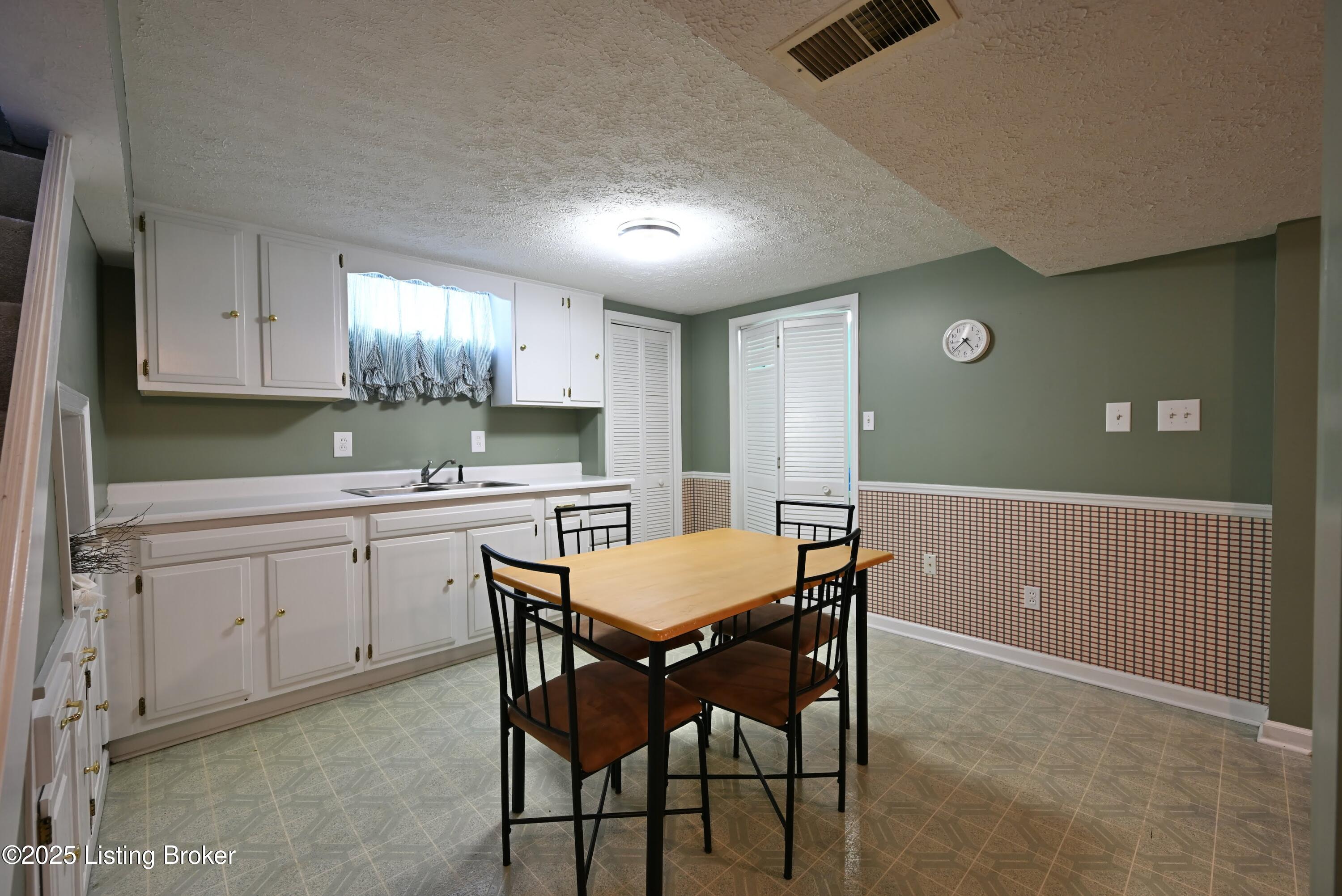 4913 D Lue Ct