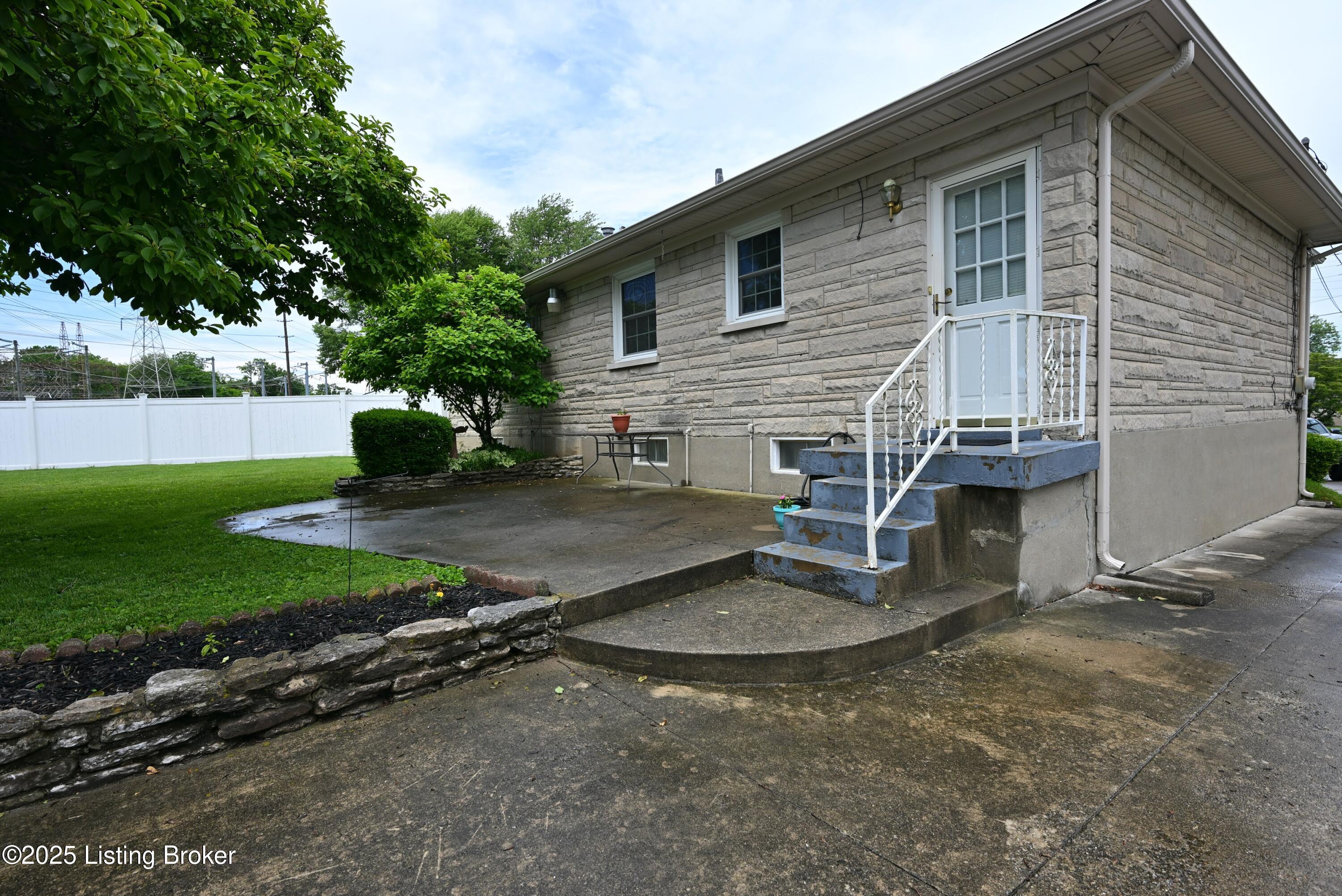 4913 D Lue Ct