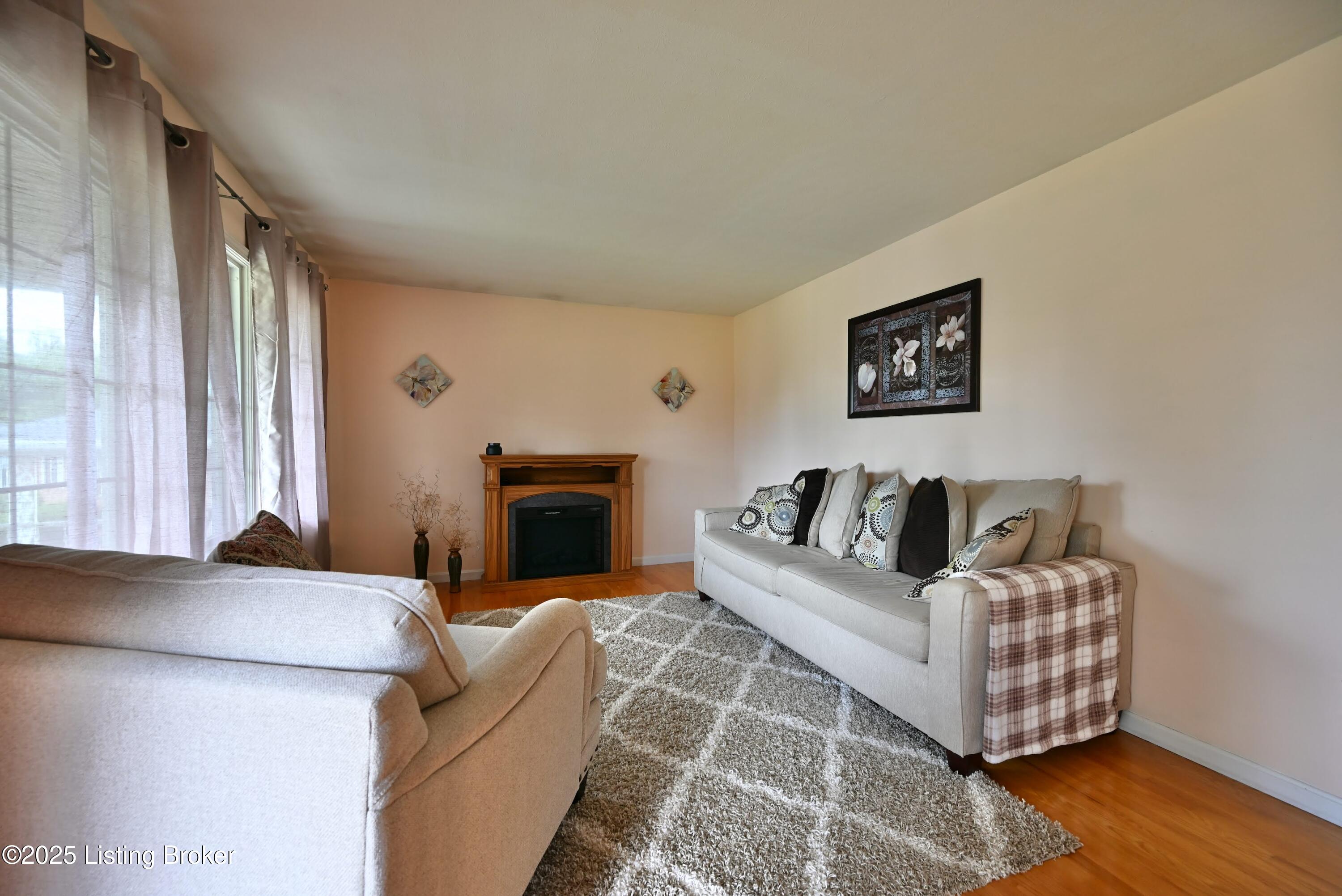 4913 D Lue Ct