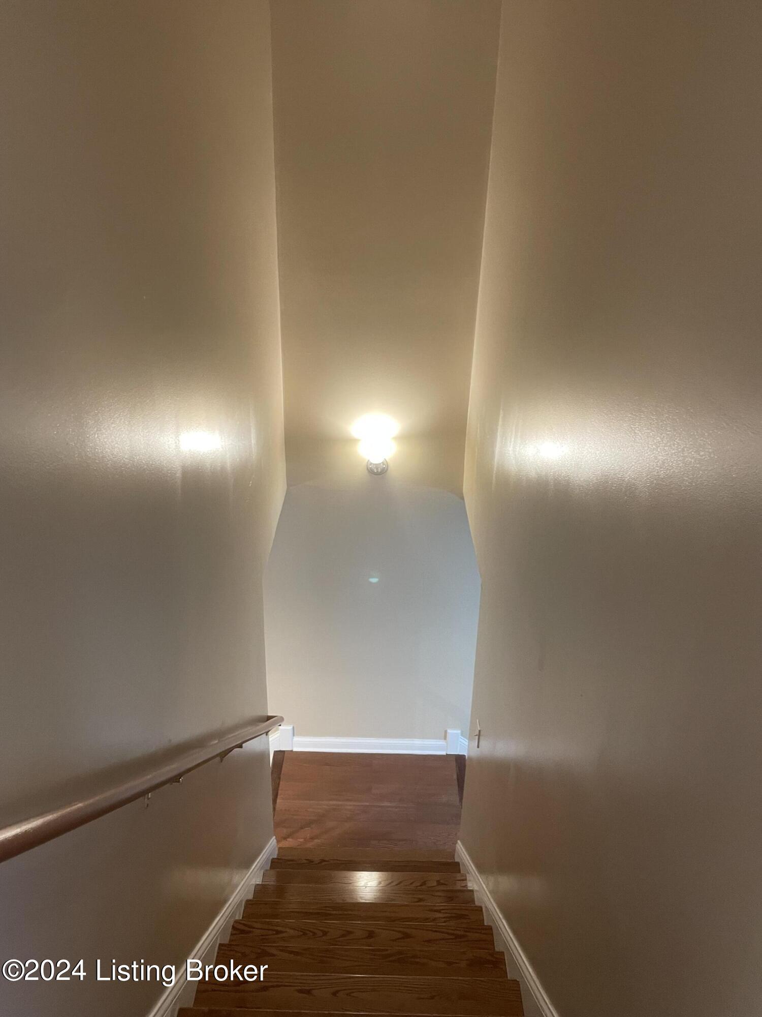 142 Crossing Ct 1