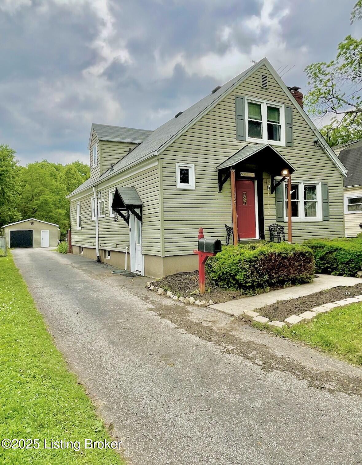1239 Schiller Ave