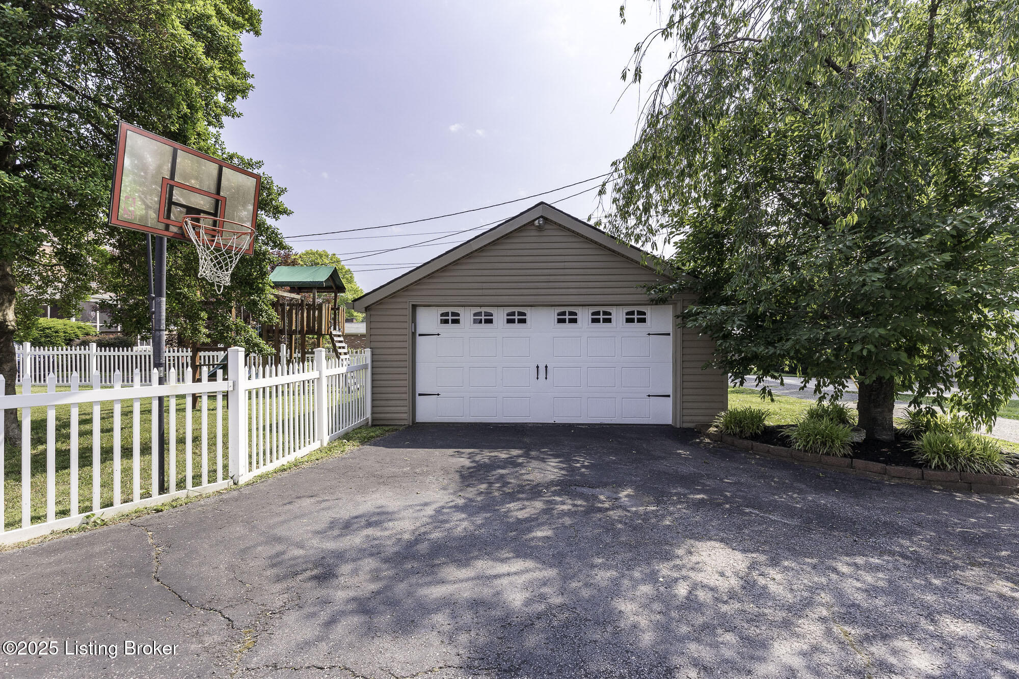 2660 Kings Hwy