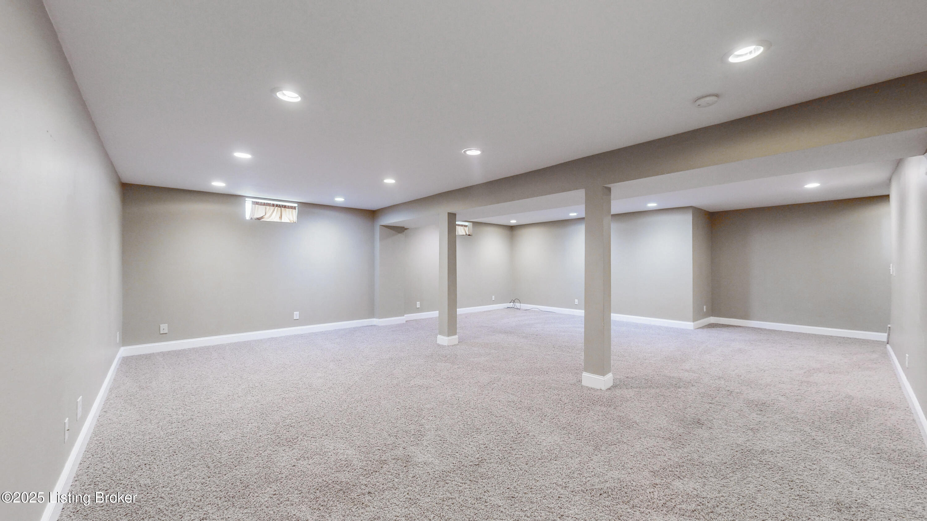 10902 Collington Dr