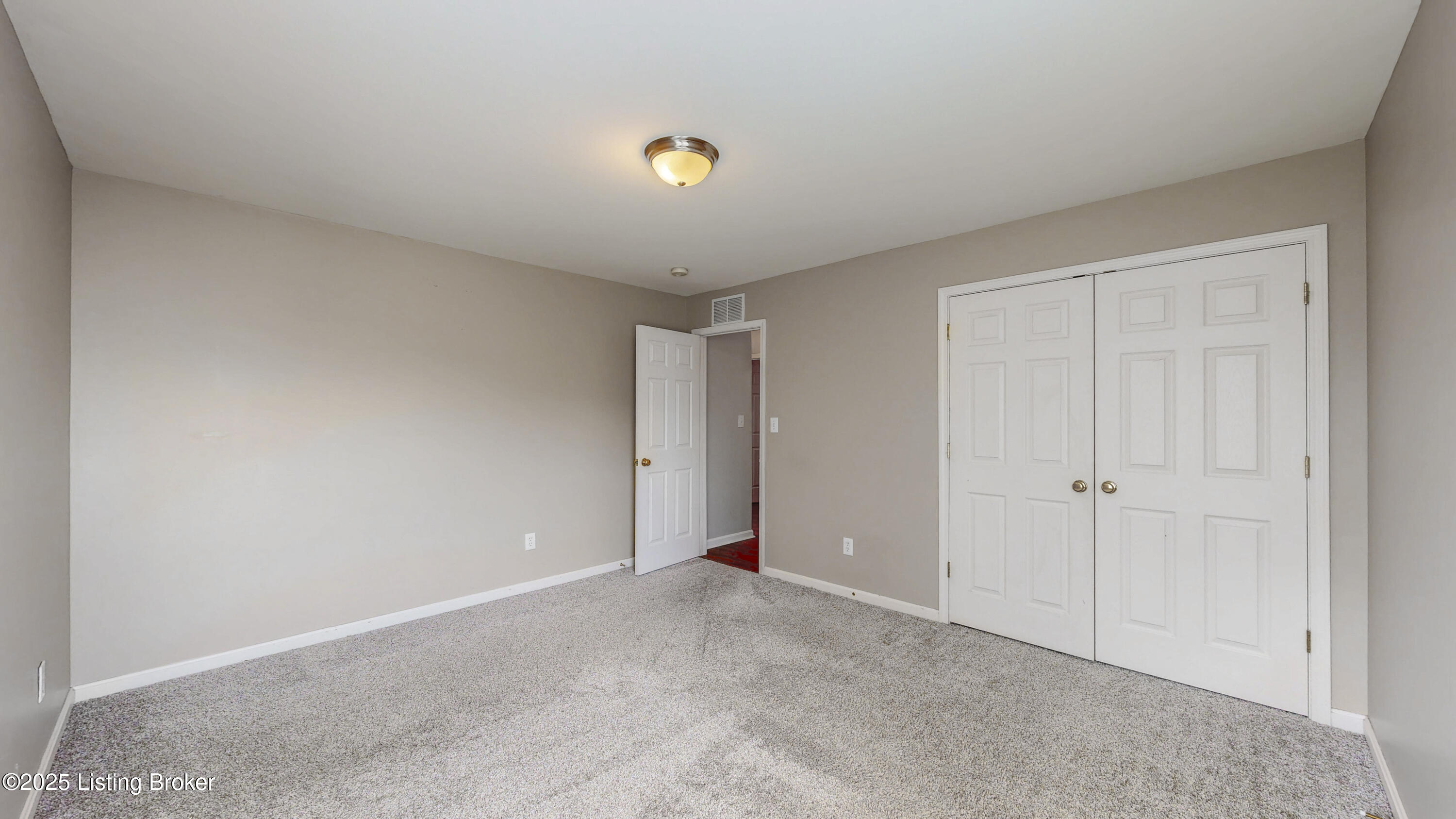 10902 Collington Dr