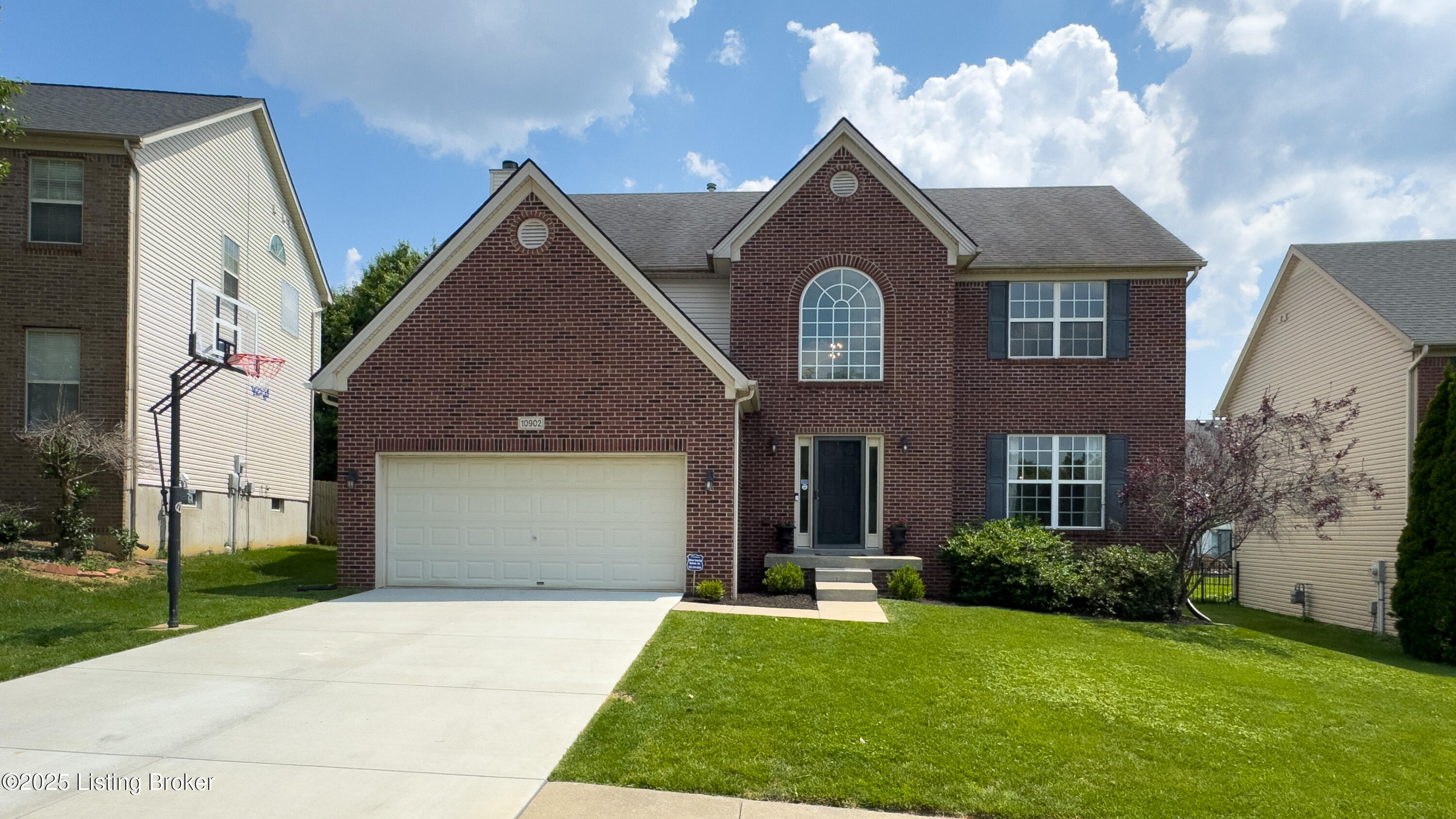 10902 Collington Dr