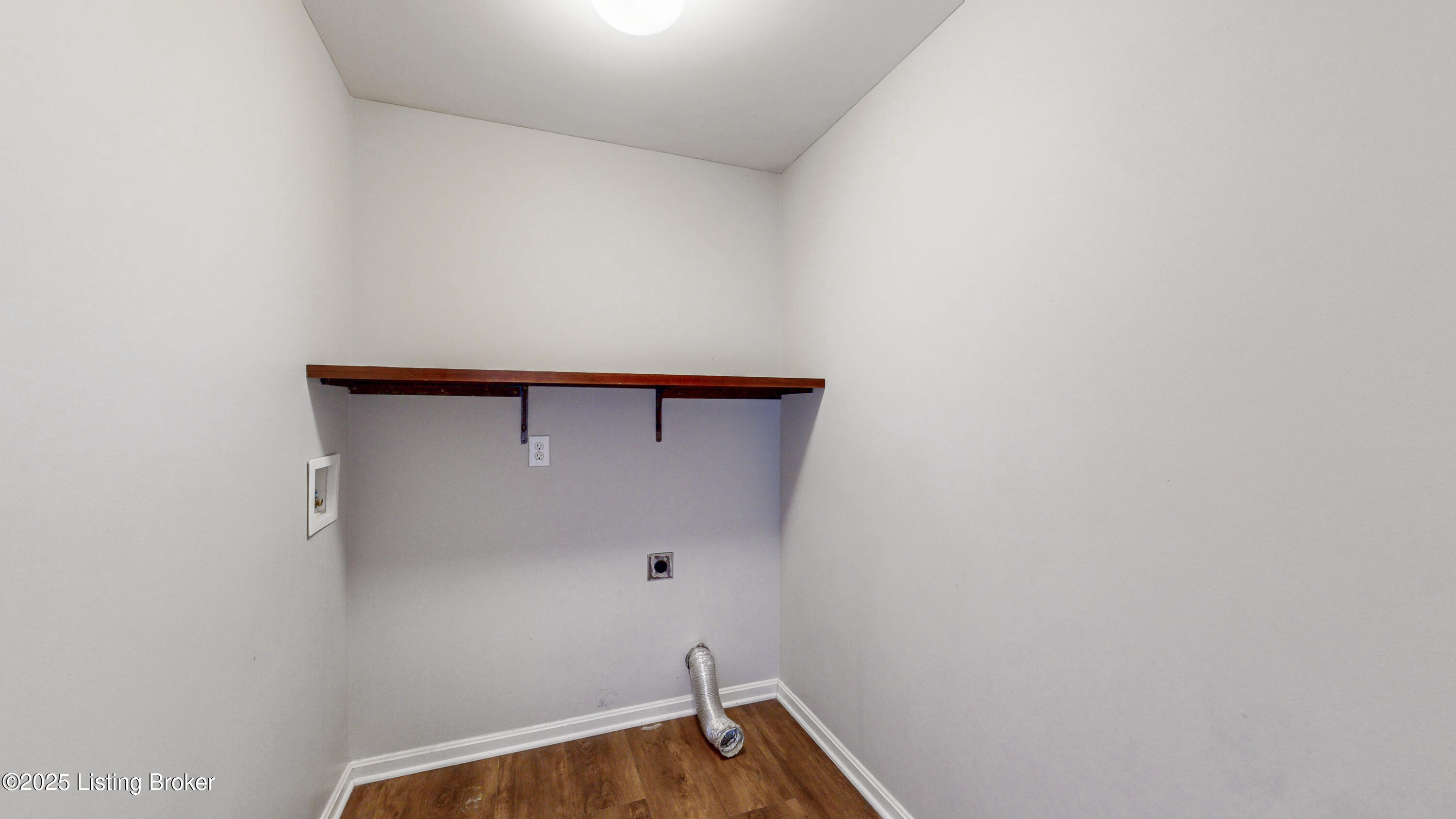 10902 Collington Dr