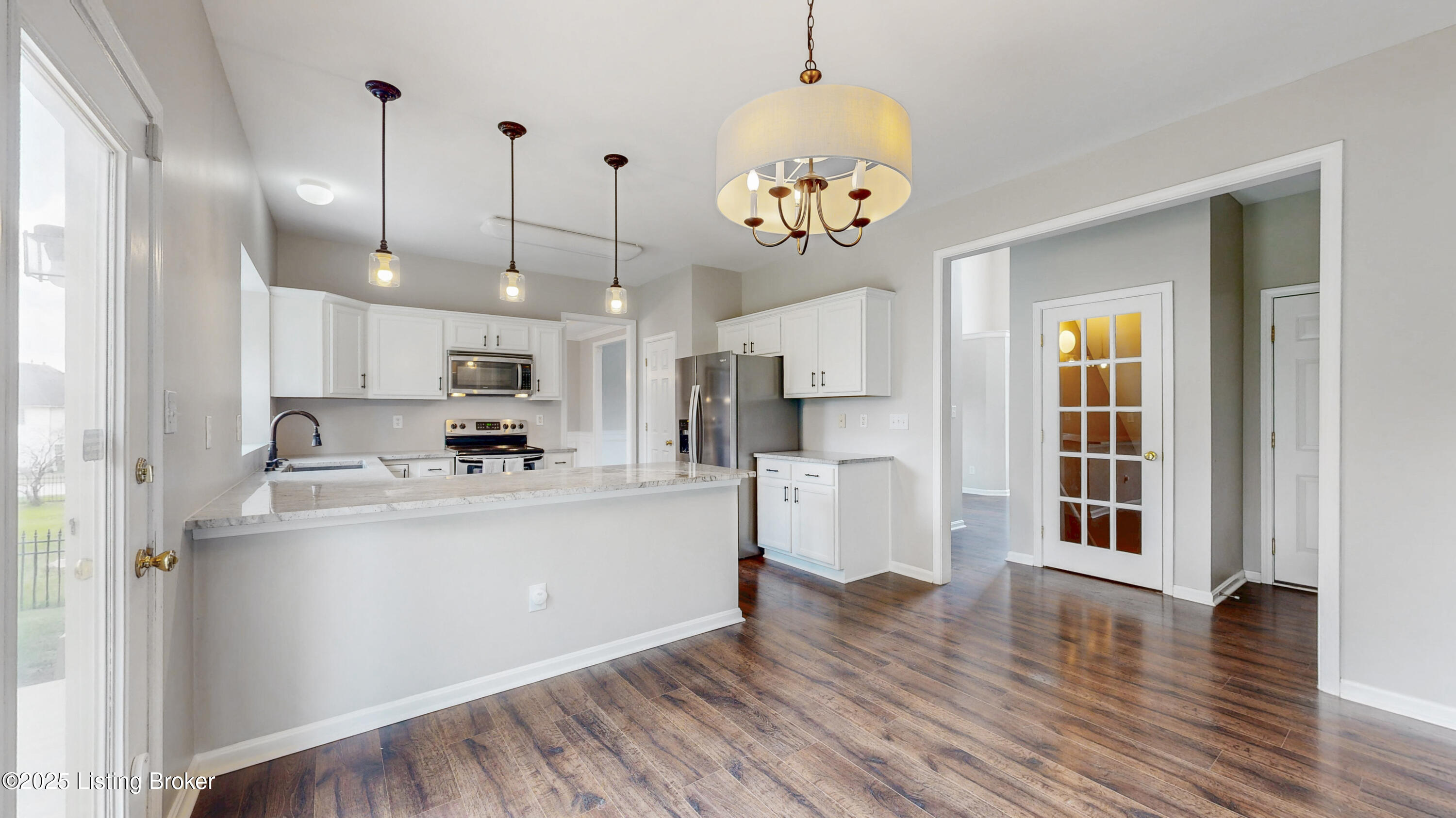 10902 Collington Dr