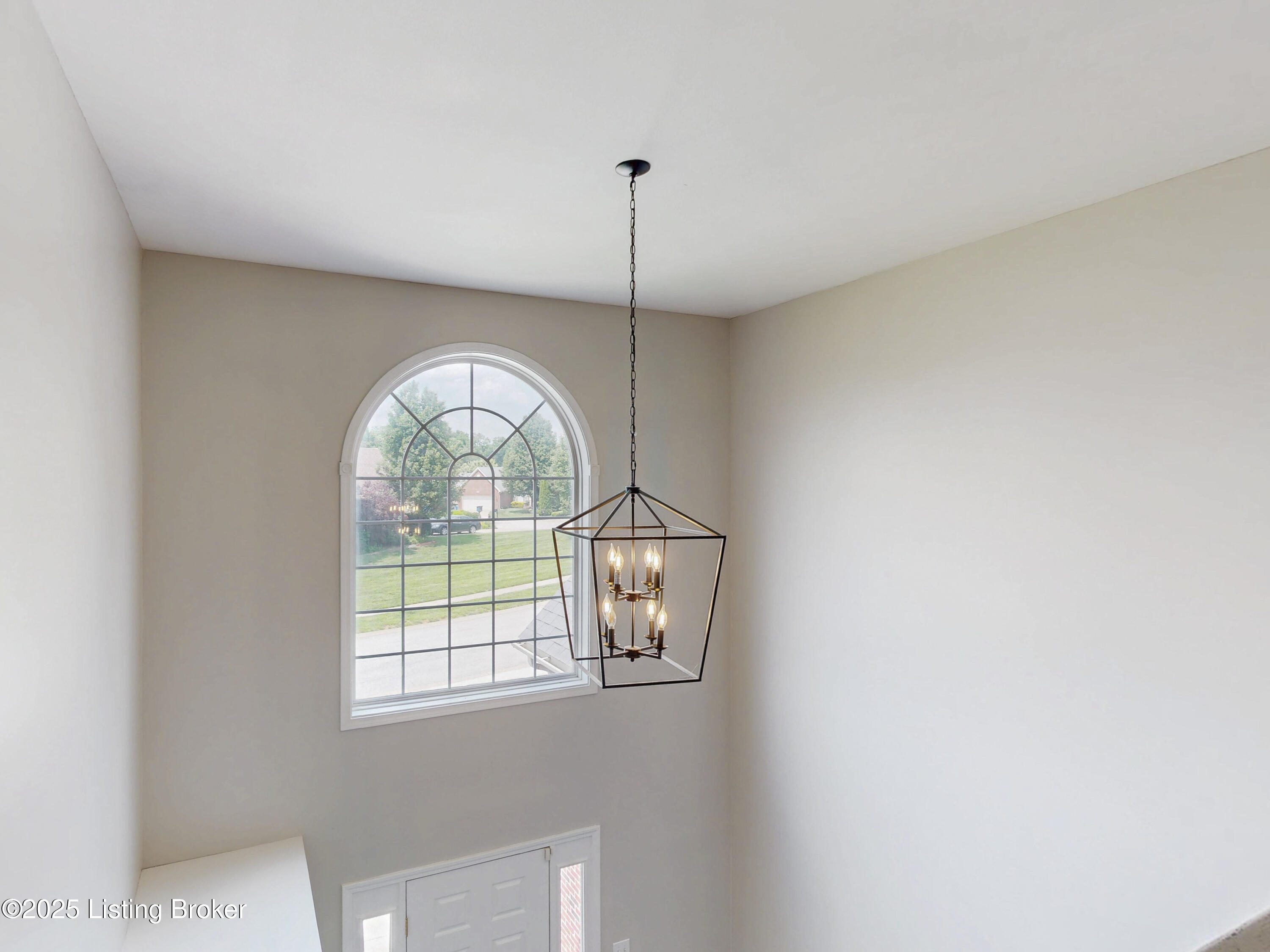10902 Collington Dr