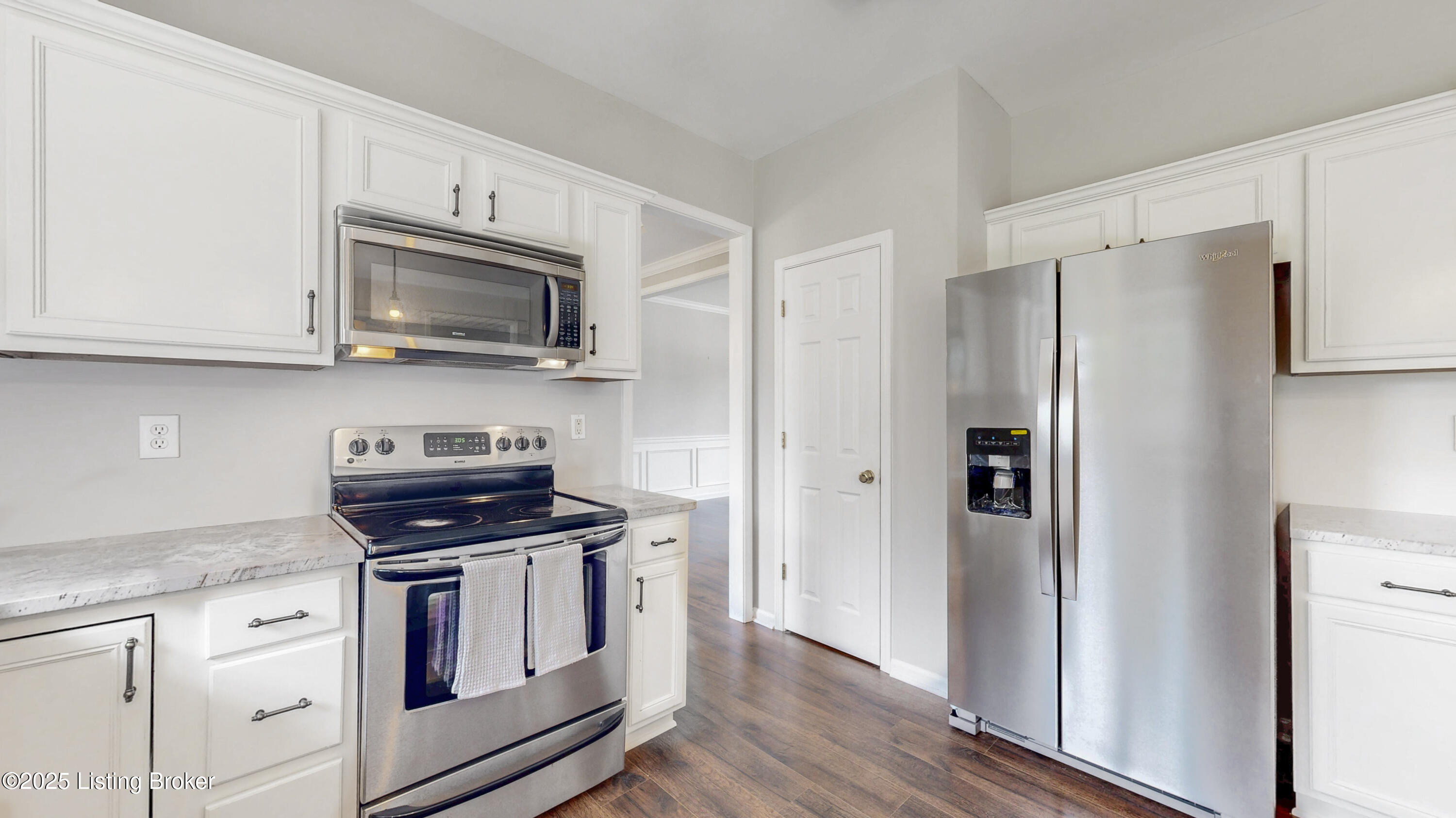 10902 Collington Dr