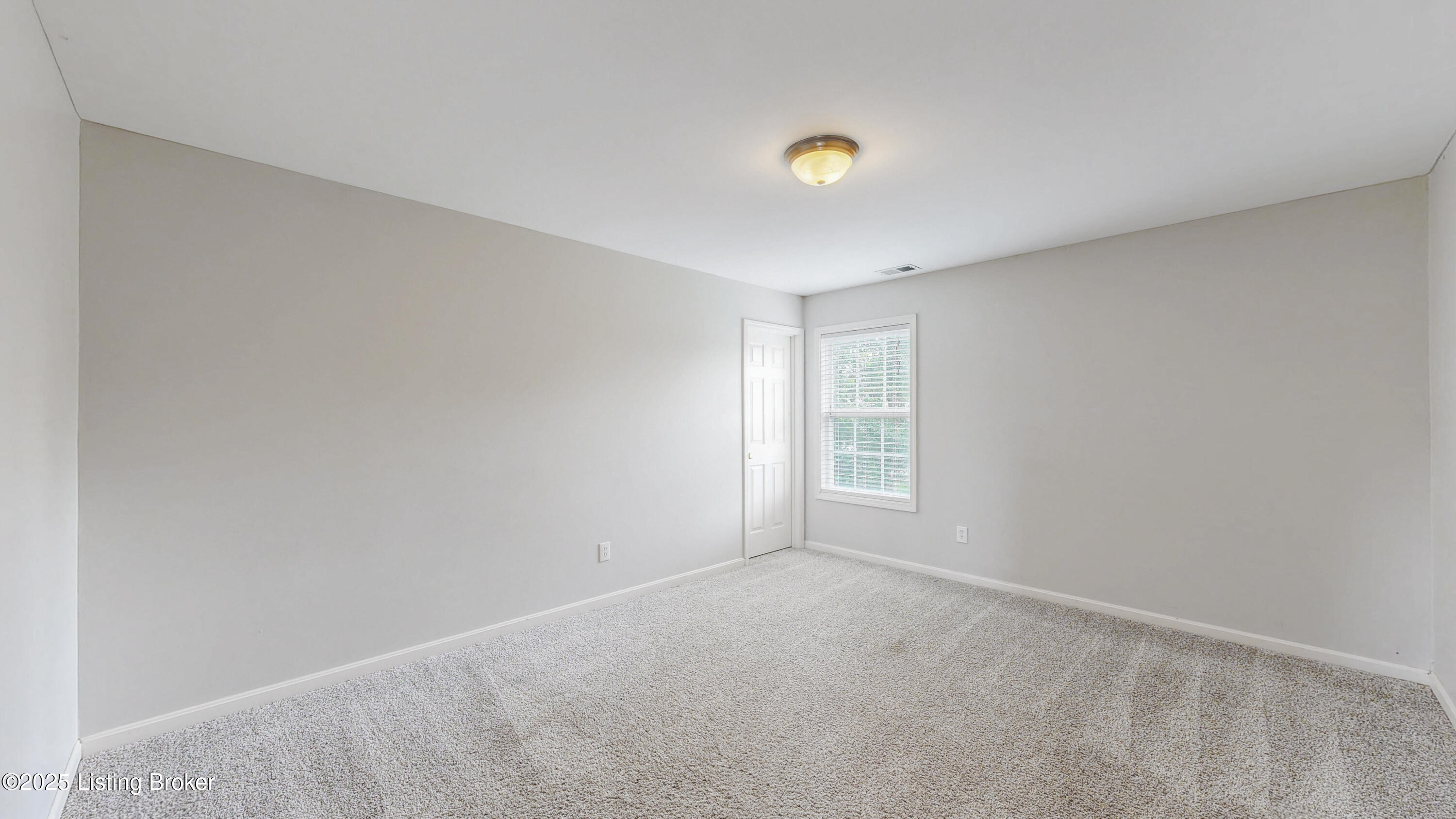 10902 Collington Dr