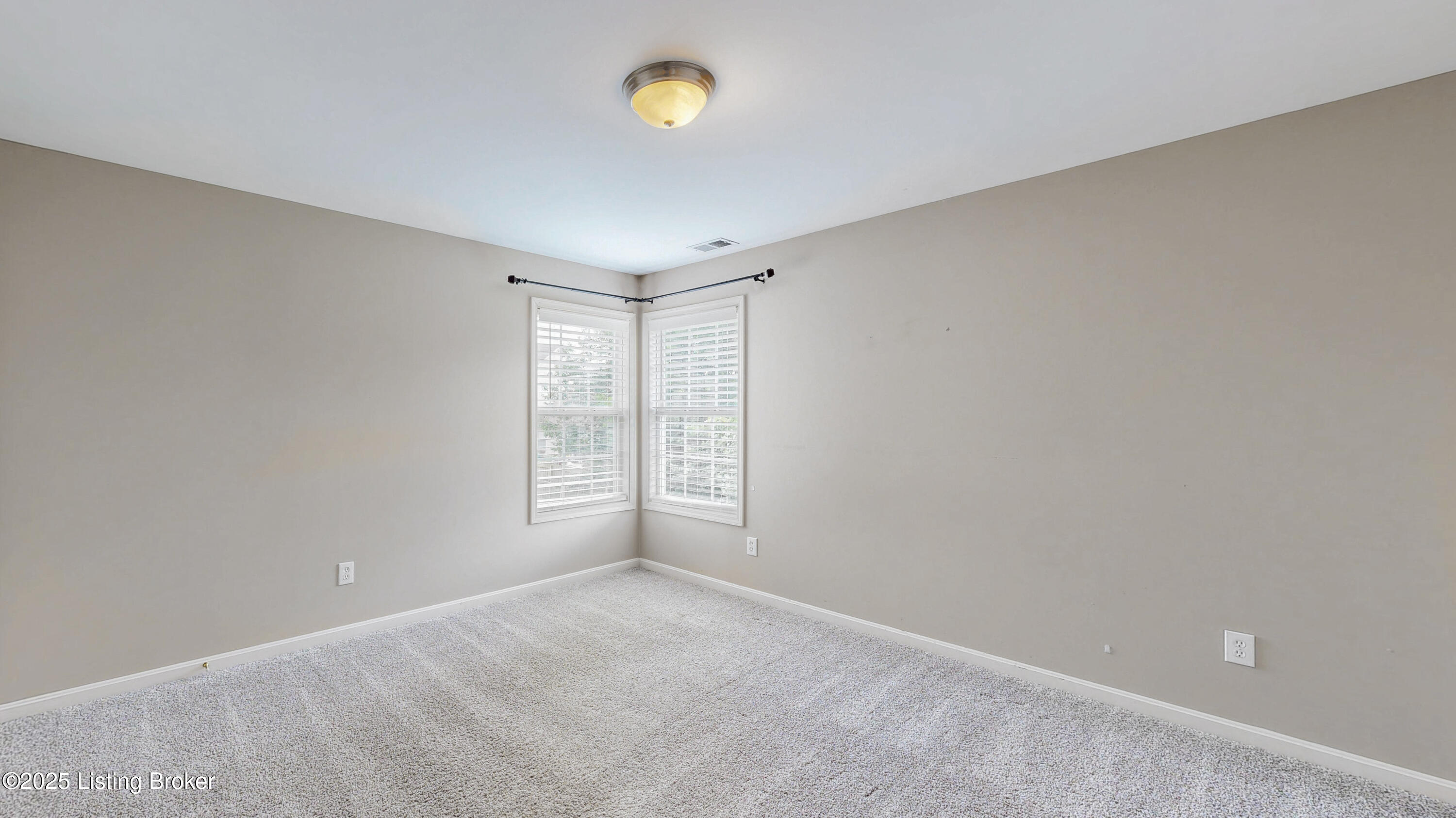 10902 Collington Dr